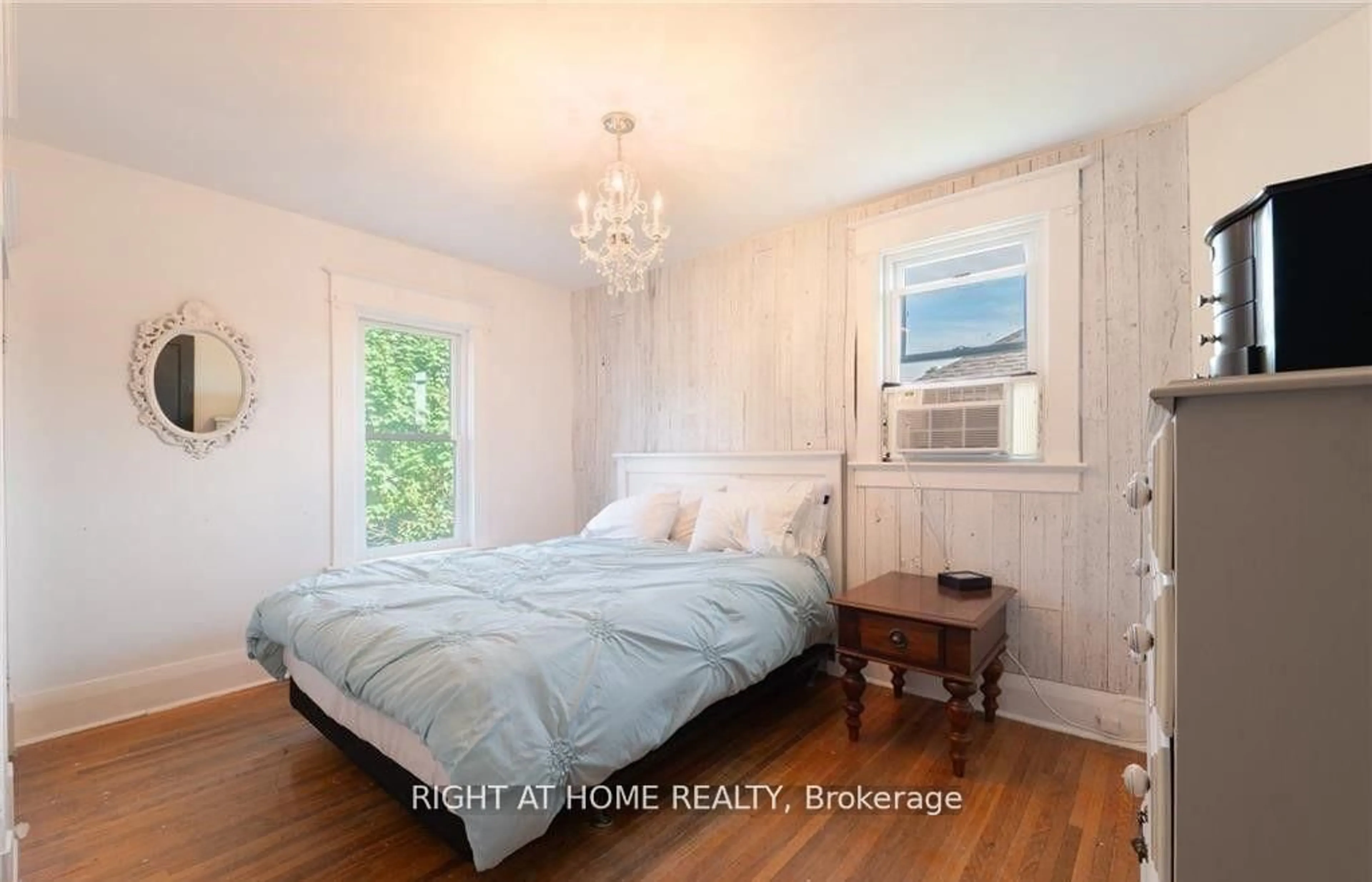 A pic of a room for 129 Forest Ave, Port Colborne Ontario L3K 5E5