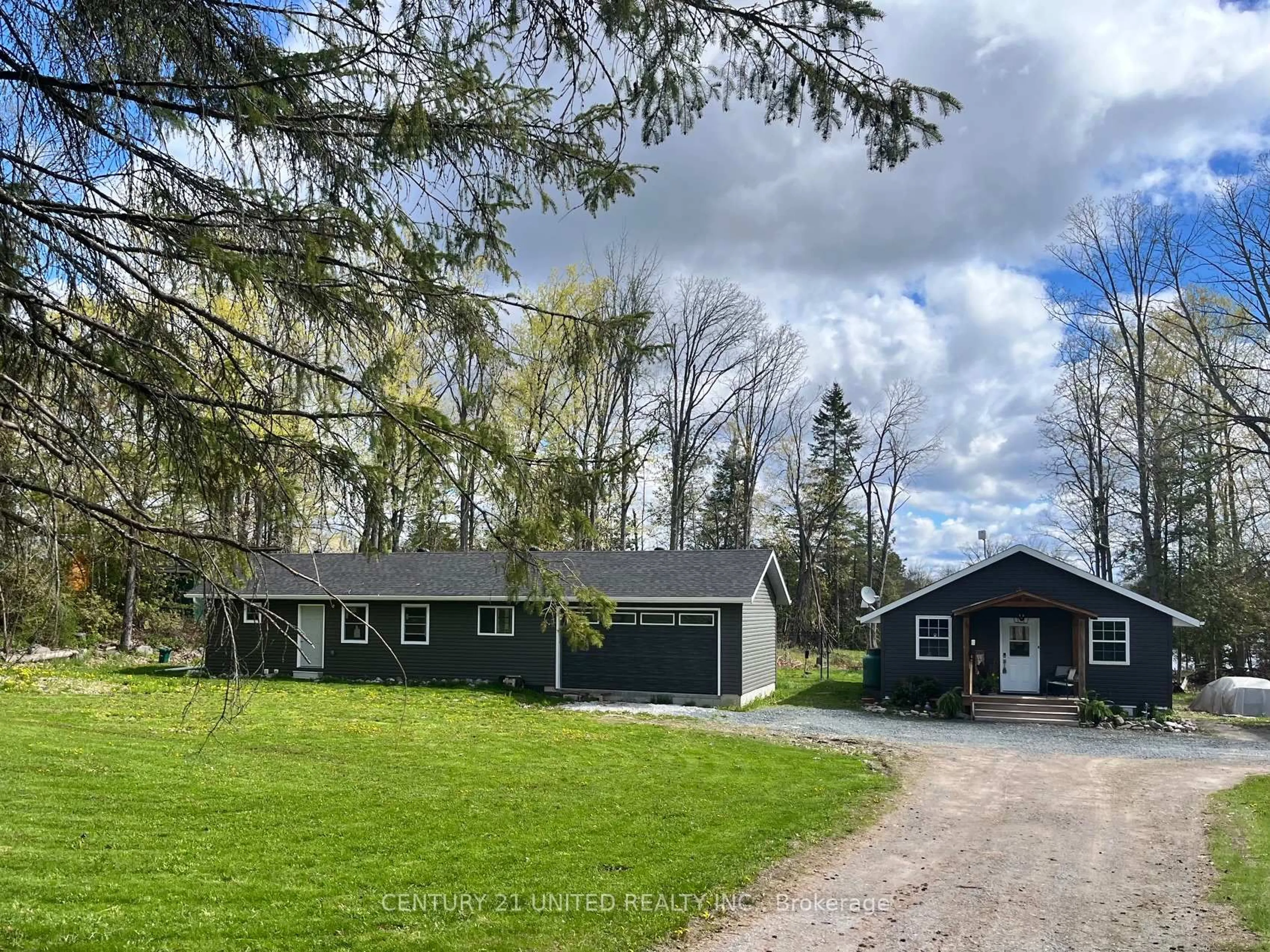 A pic from outside/outdoor area/front of a property/back of a property/a pic from drone, street for 472 Canal Rd, Trent Hills Ontario K0L 1L0