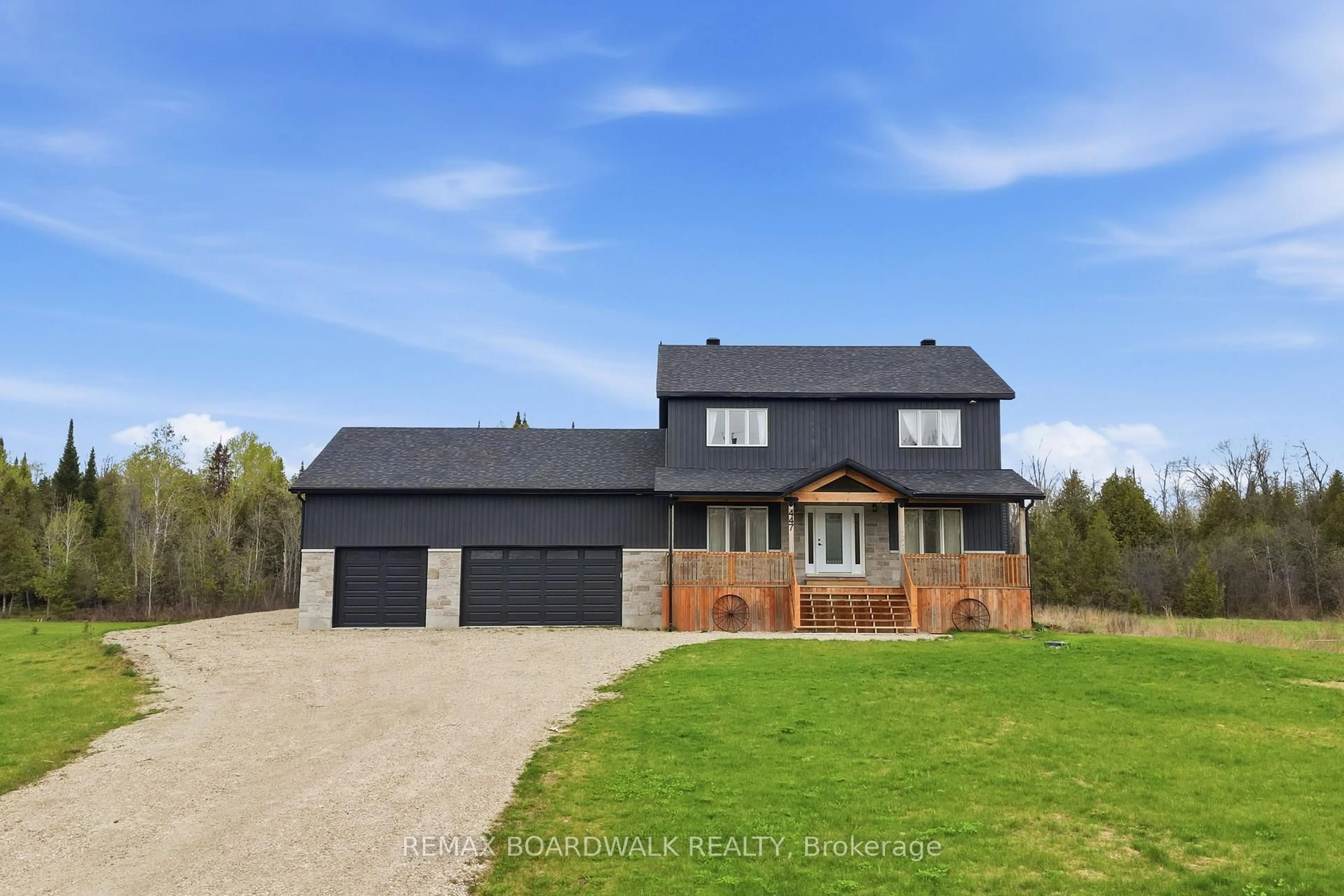 A pic from outside/outdoor area/front of a property/back of a property/a pic from drone, unknown for 447 Churchill Rd, Smiths Falls Ontario K7A 4S4