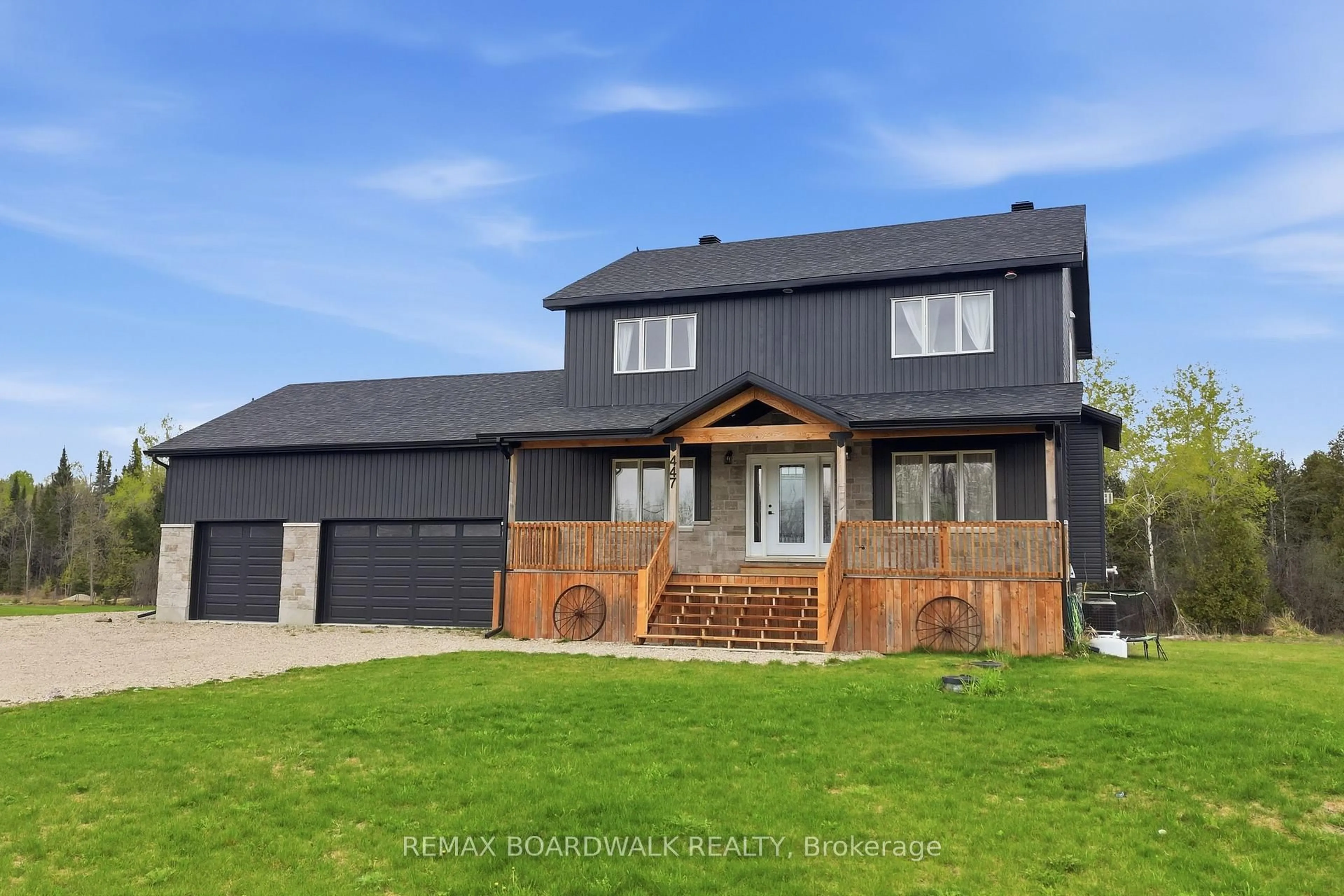 Home with vinyl exterior material, unknown for 447 Churchill Rd, Smiths Falls Ontario K7A 4S4