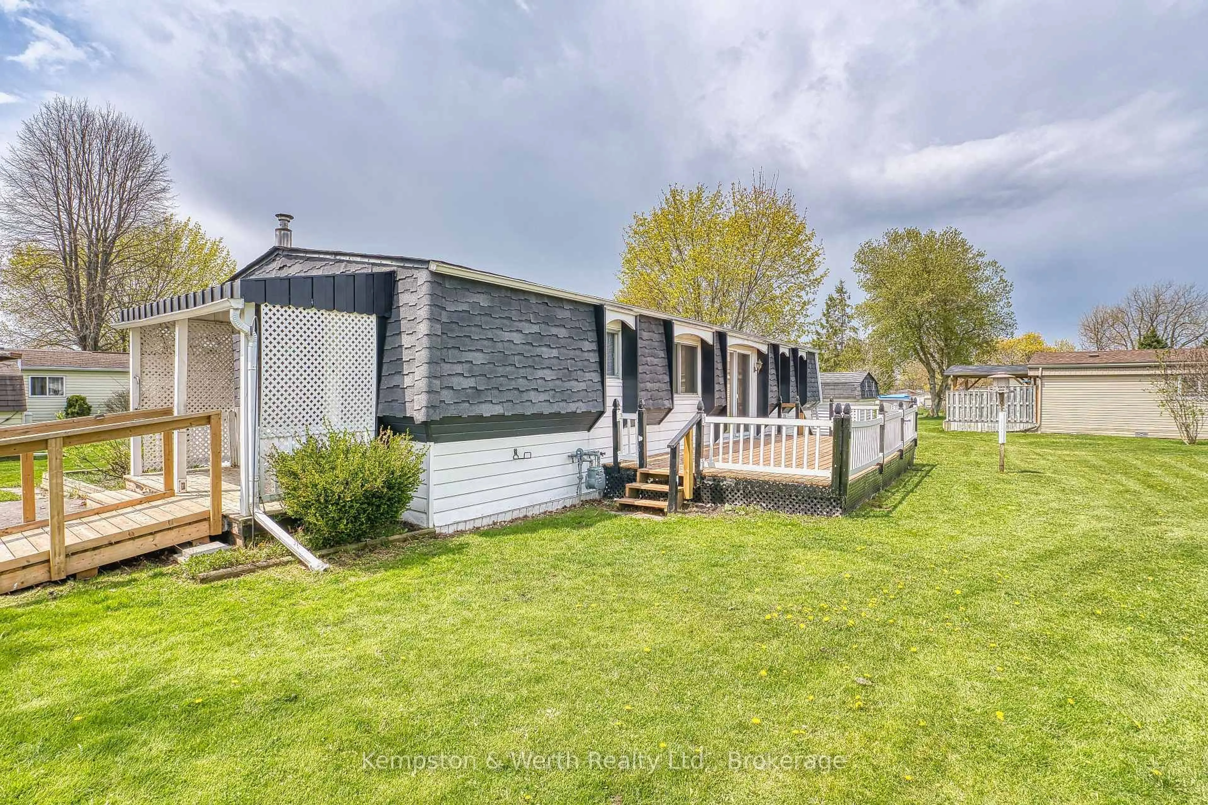 Home with vinyl exterior material, unknown for 71 Fairview Cres, North Perth Ontario N4W 3G8