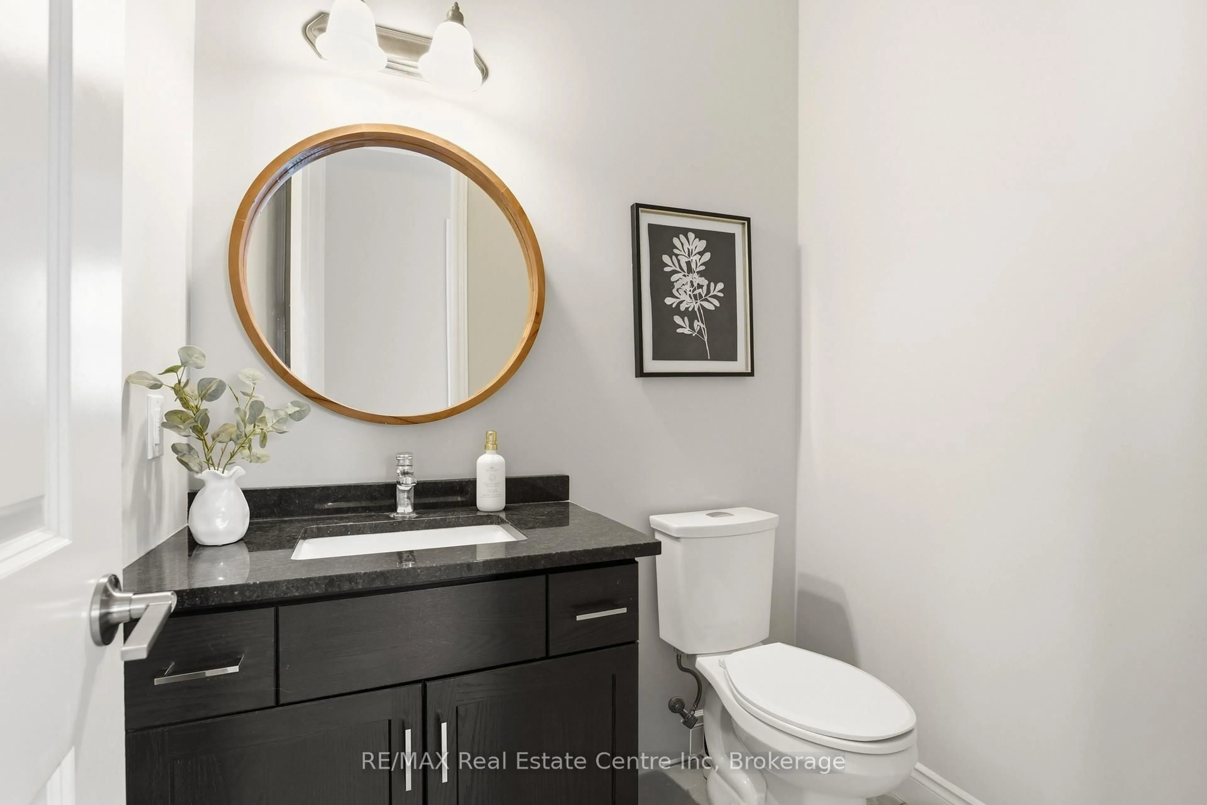 Contemporary bathroom, ceramic/tile floor for 162 HARRISON St, Centre Wellington Ontario N0B 1S0