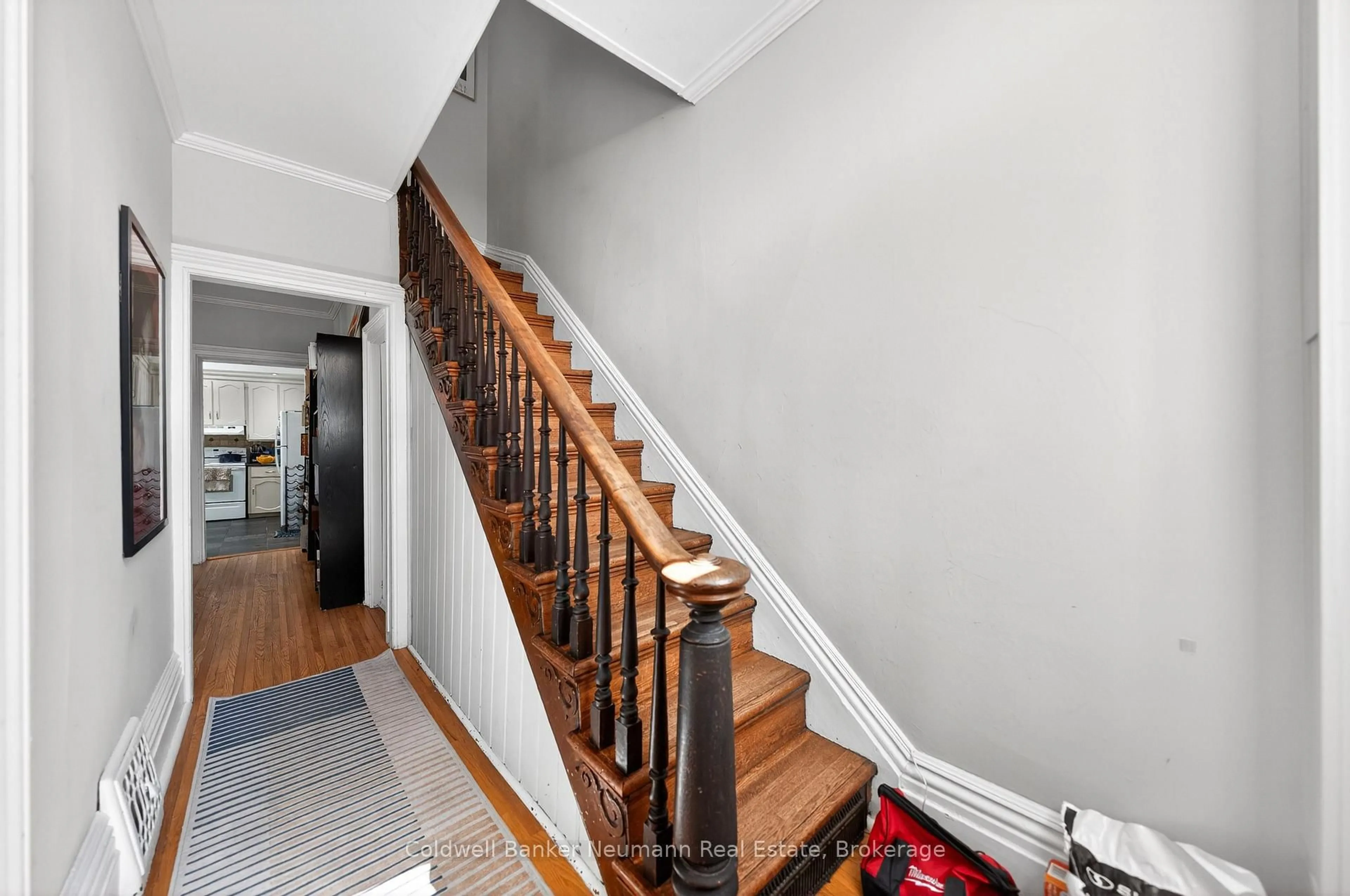 Stairs for 7 Durham St, Guelph Ontario N1H 2Y1