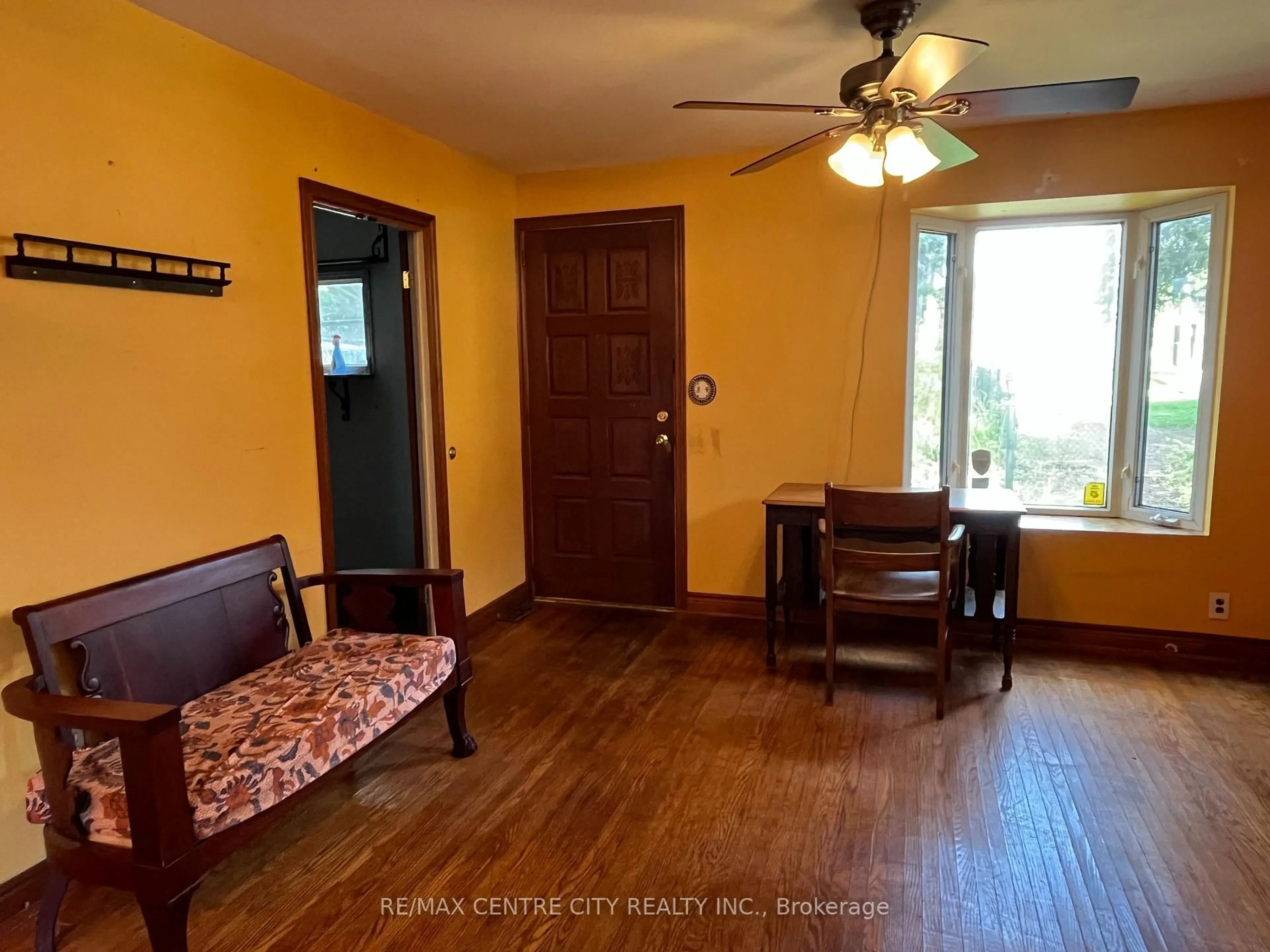 A pic of a room for 121 Barker St, London East Ontario N5Y 1X9