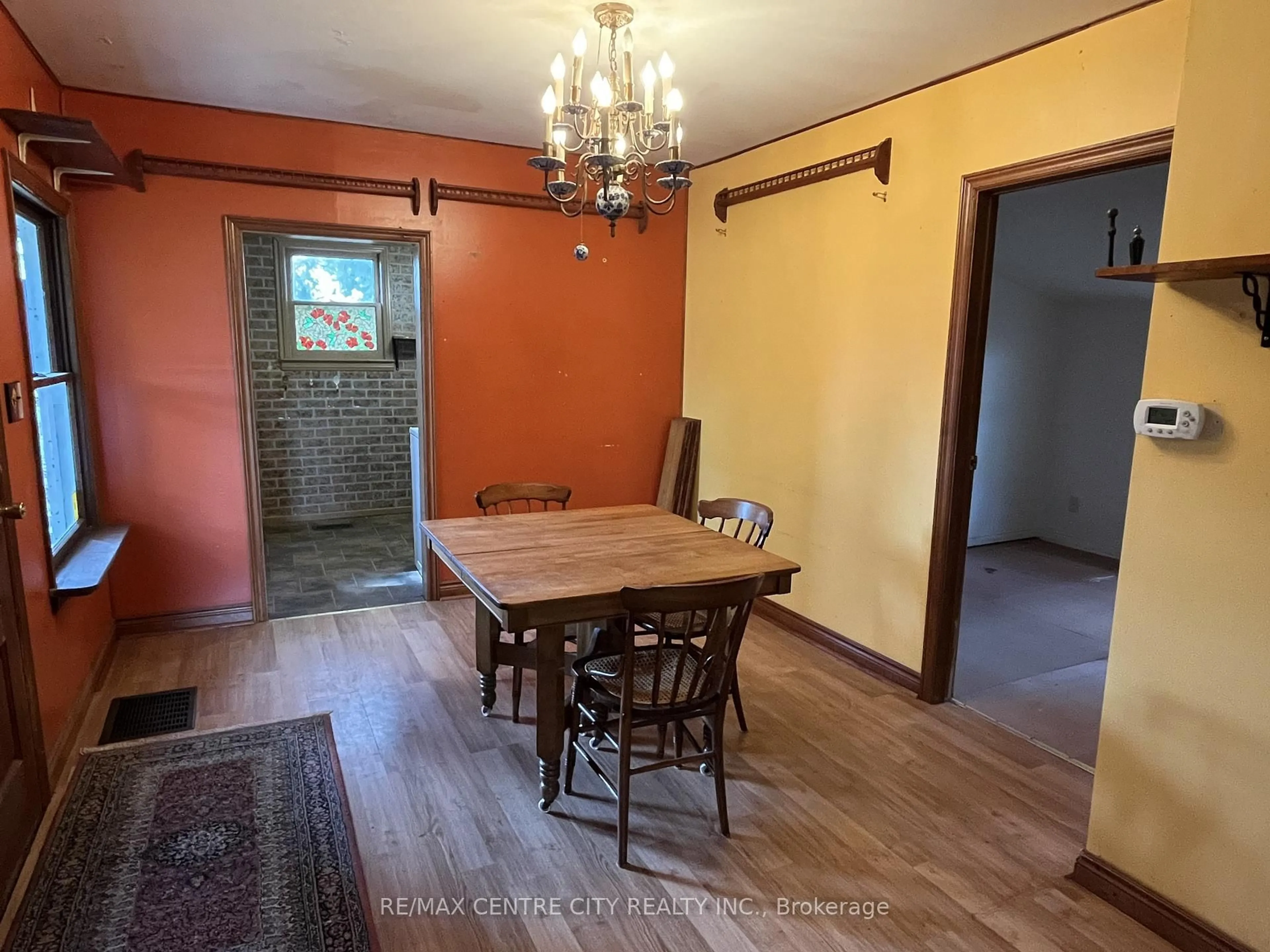 Dining room, unknown for 121 Barker St, London East Ontario N5Y 1X9