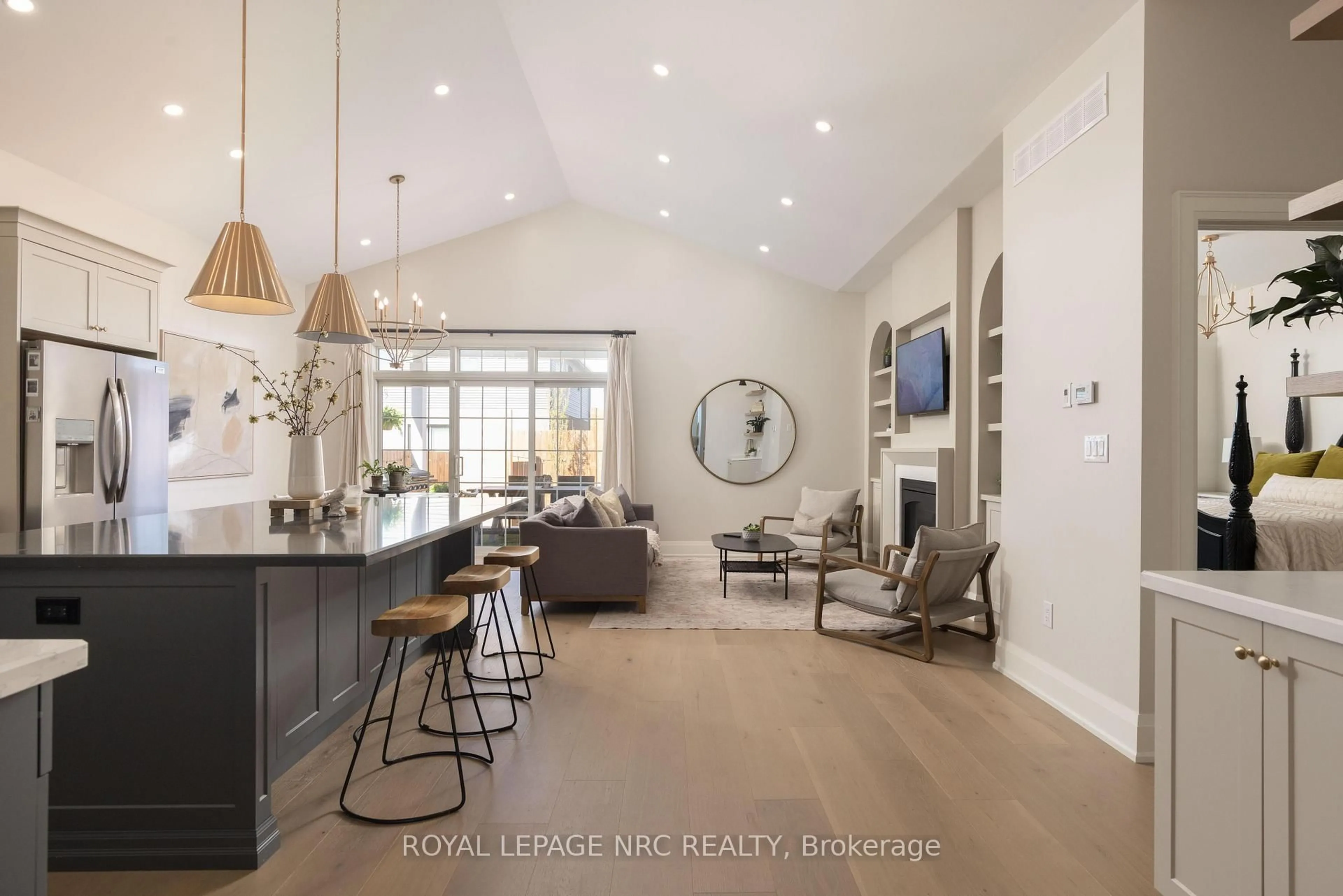 Open concept kitchen, unknown for 16 Swan Ave Ave, Pelham Ontario L3B 5N5