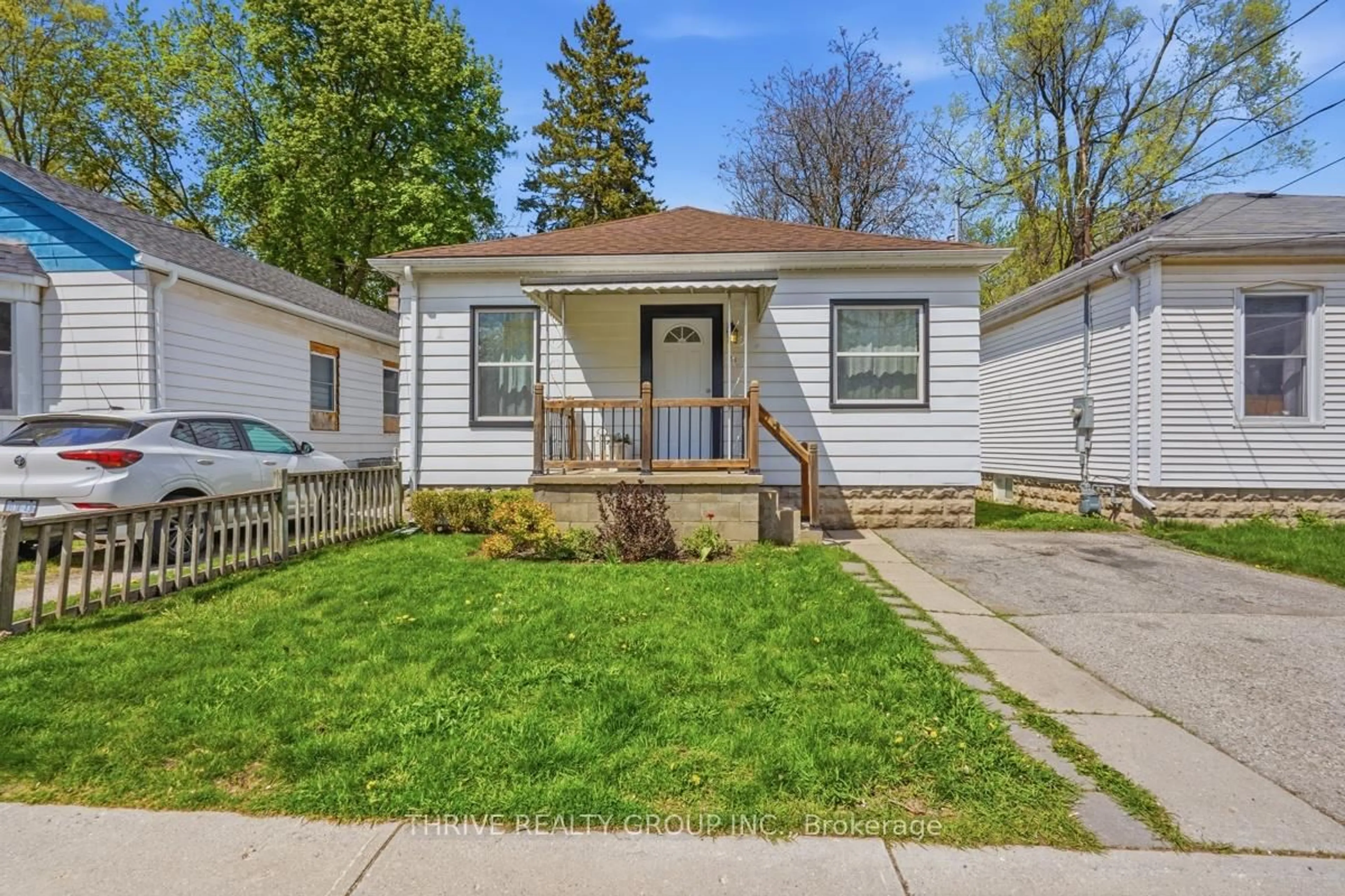 Home with vinyl exterior material, street for 31 Blackfriars St, London North Ontario N6H 1K5