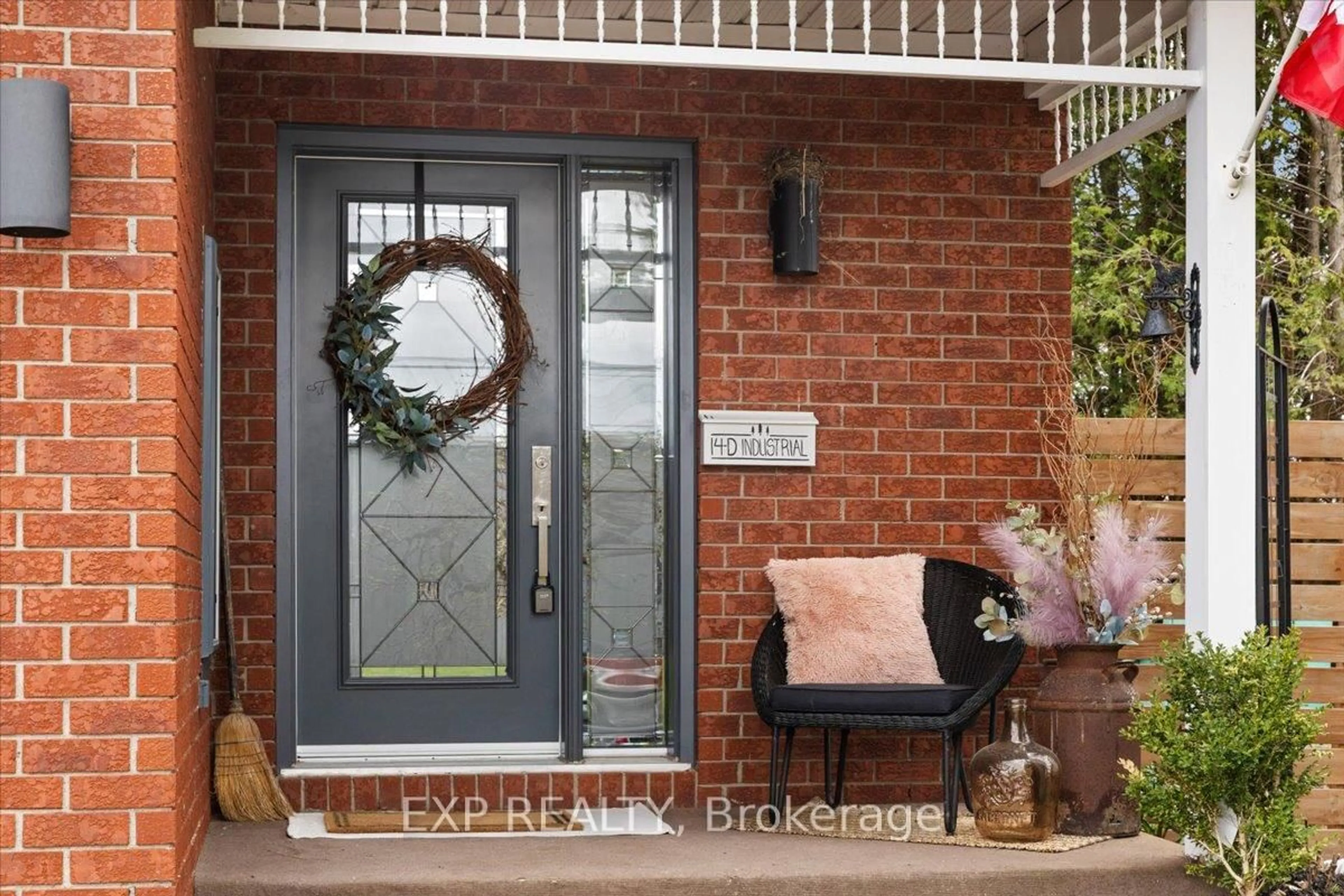 Indoor entryway for 14 Industrial Dr #D, North Dundas Ontario K0A 1A0