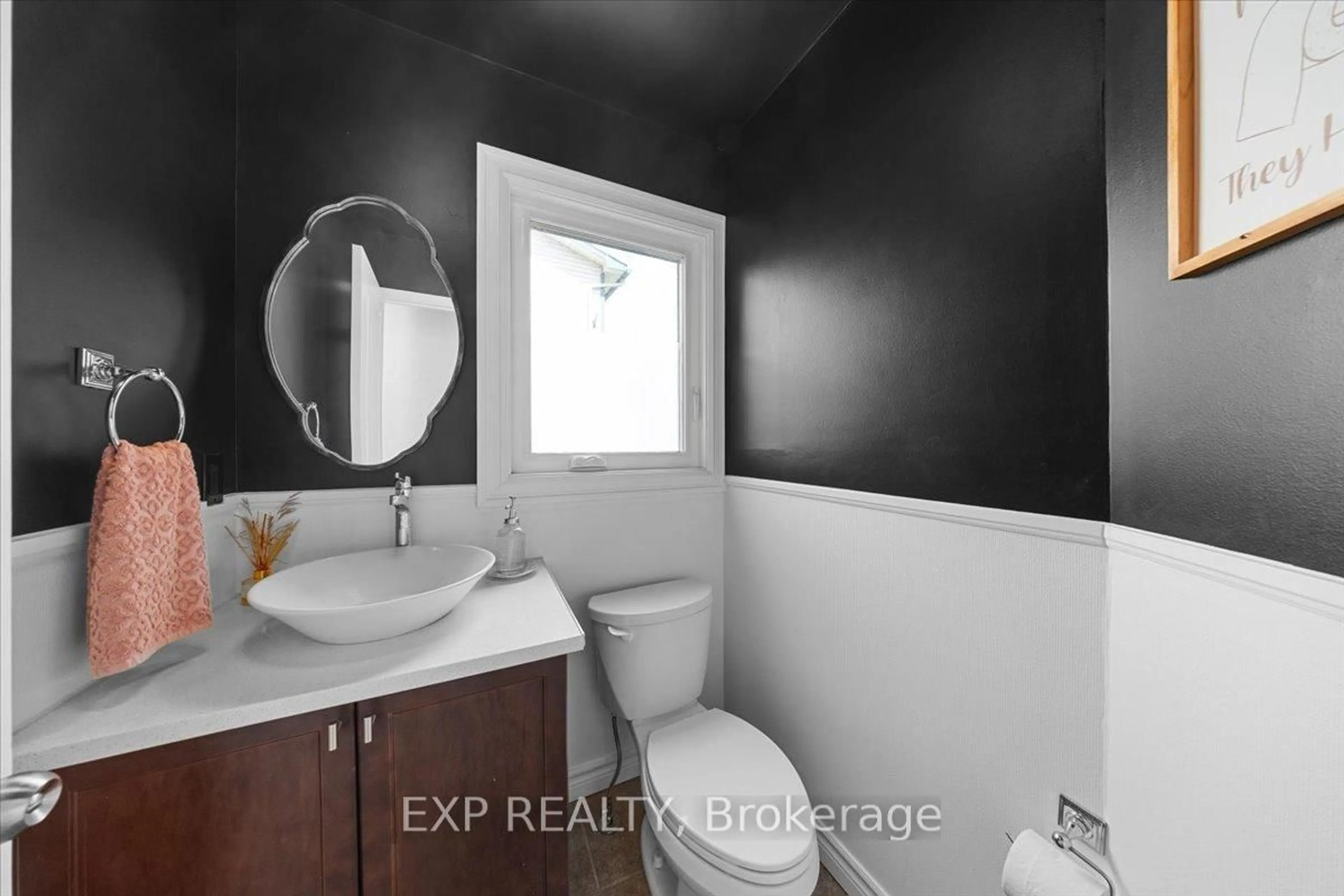 Standard bathroom, ceramic/tile floor for 14 Industrial Dr #D, North Dundas Ontario K0A 1A0