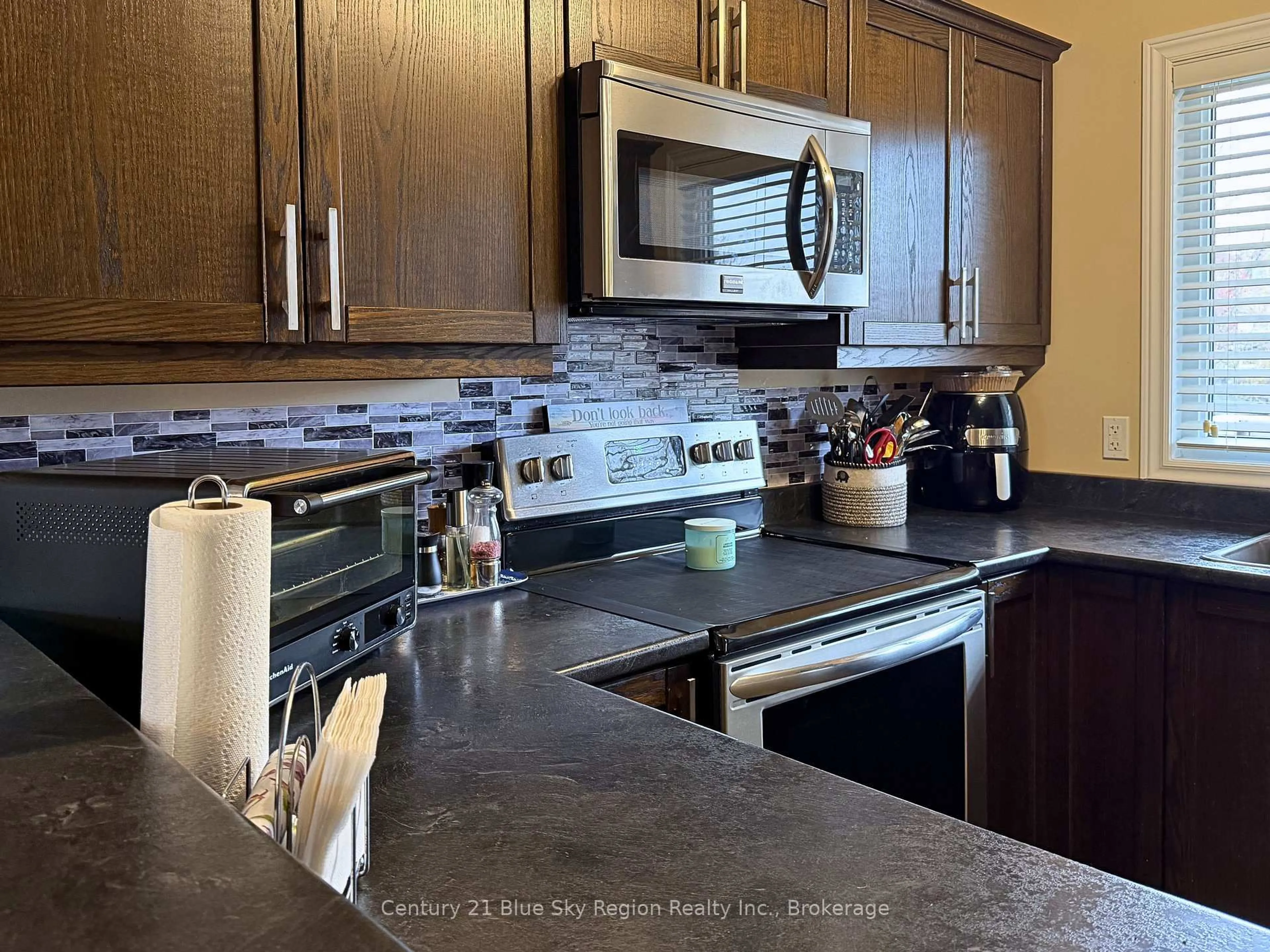 Unknown for 545 Ann St, North Bay Ontario P1B 5L4