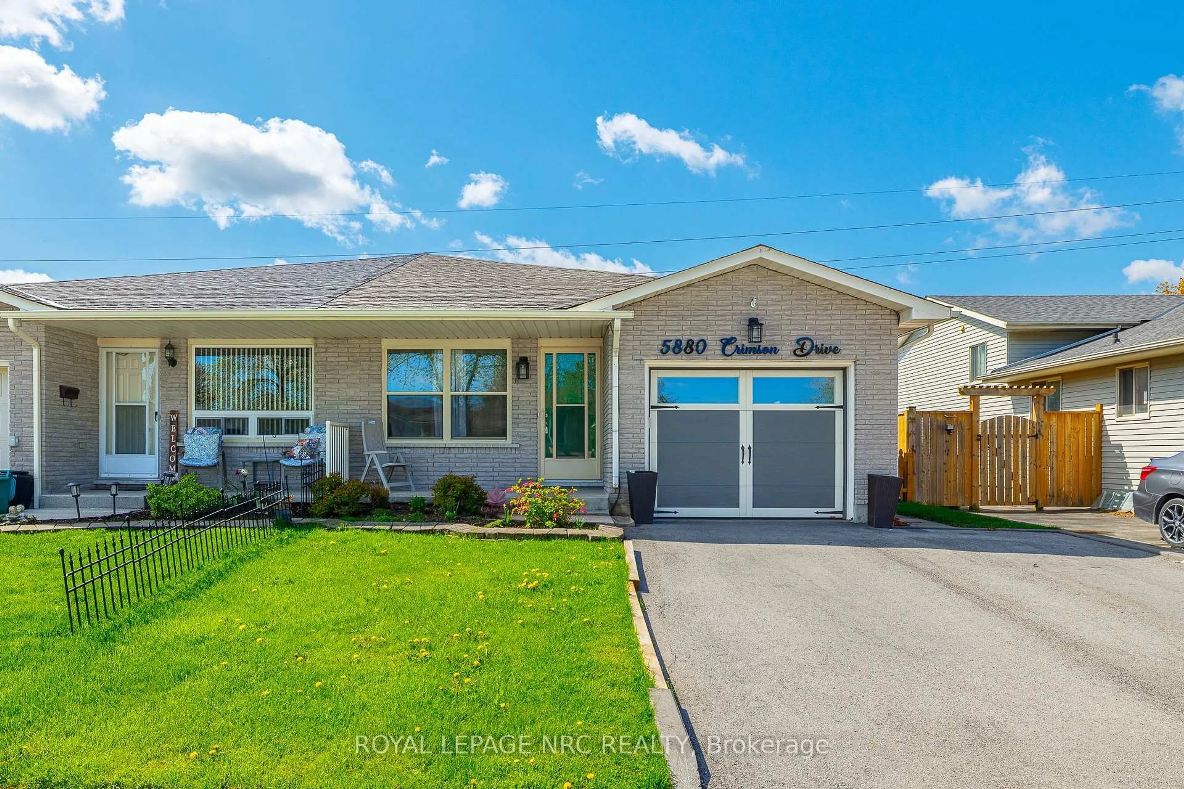 Home with vinyl exterior material, street for 5880 Crimson Dr, Niagara Falls Ontario L2G 7T7