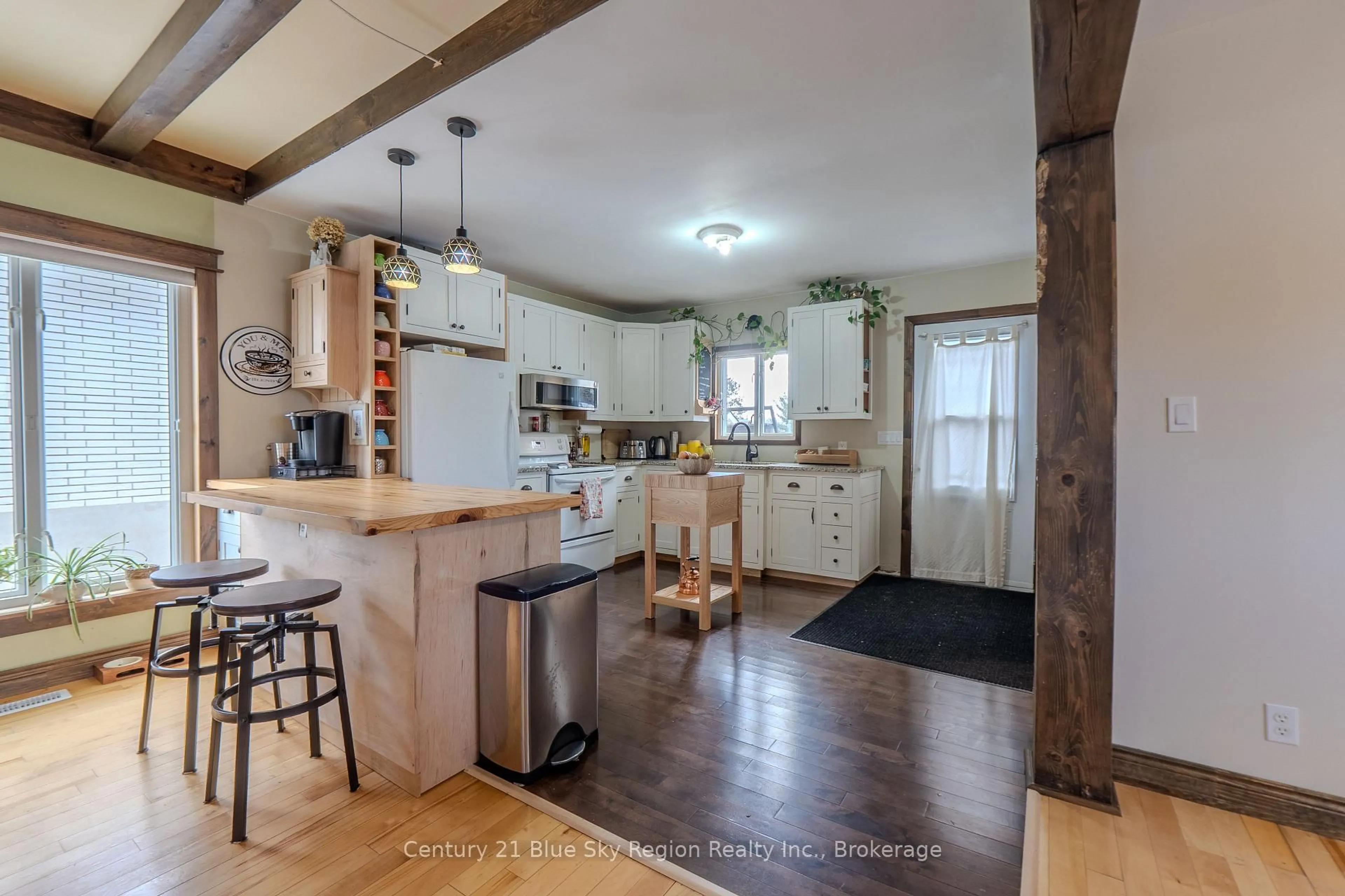 Open concept kitchen, unknown for 167 Cache Bay Rd, West Nipissing Ontario P2B 3H2