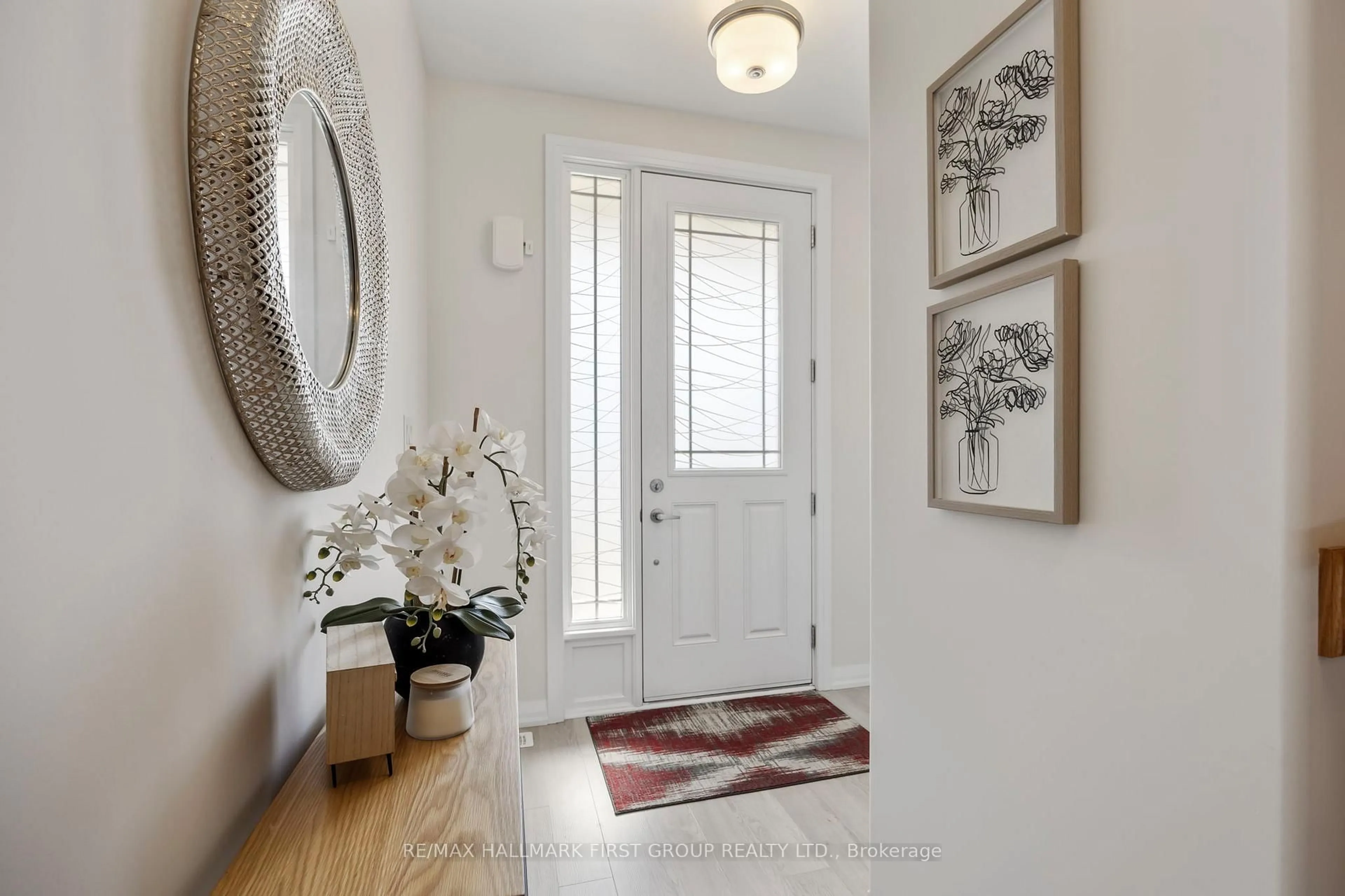 Indoor entryway for 80 Marsh Ave #4, Peterborough Ontario K9H 0J5