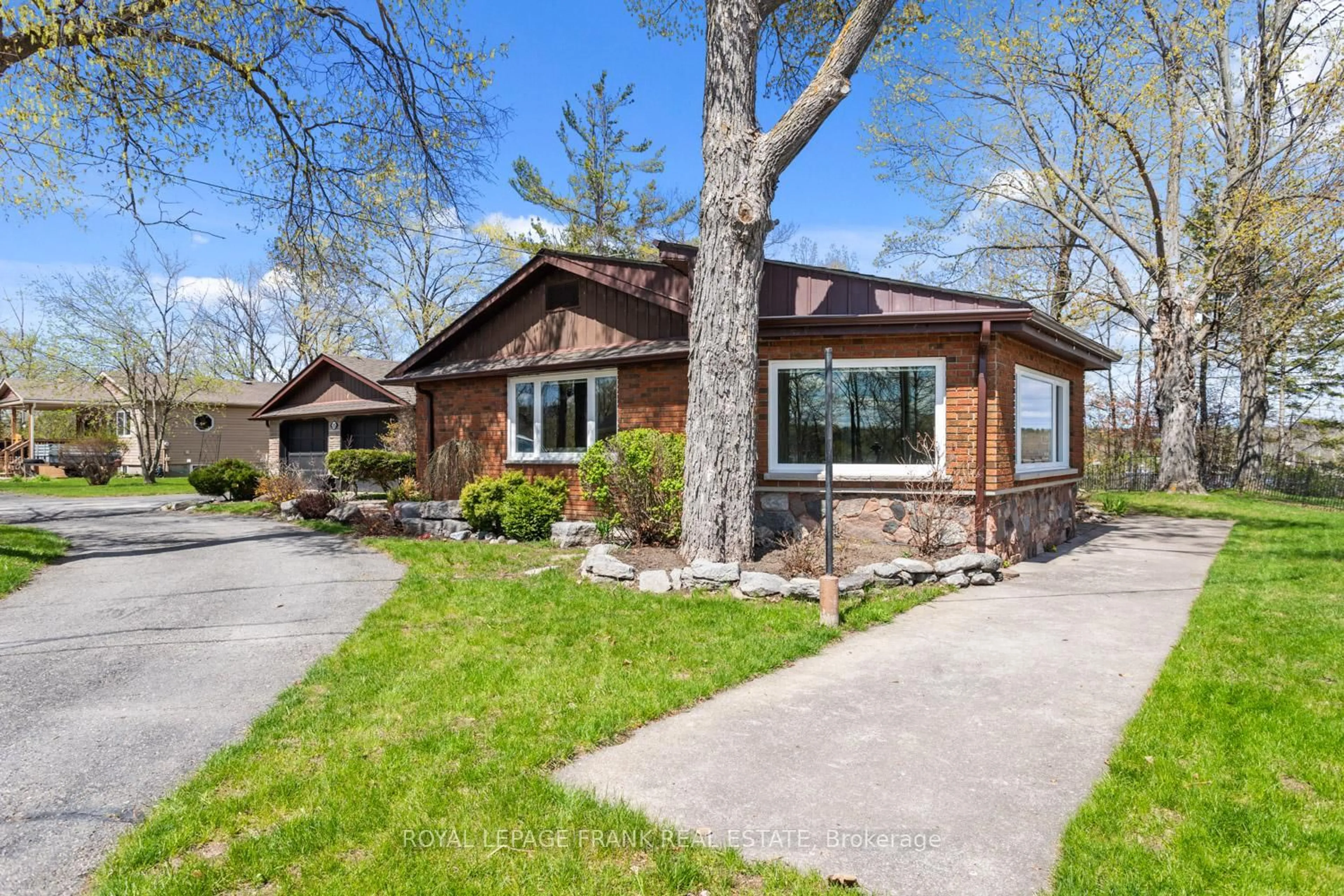 Home with brick exterior material, street for 115 King St, Kawartha Lakes Ontario K0M 1A0