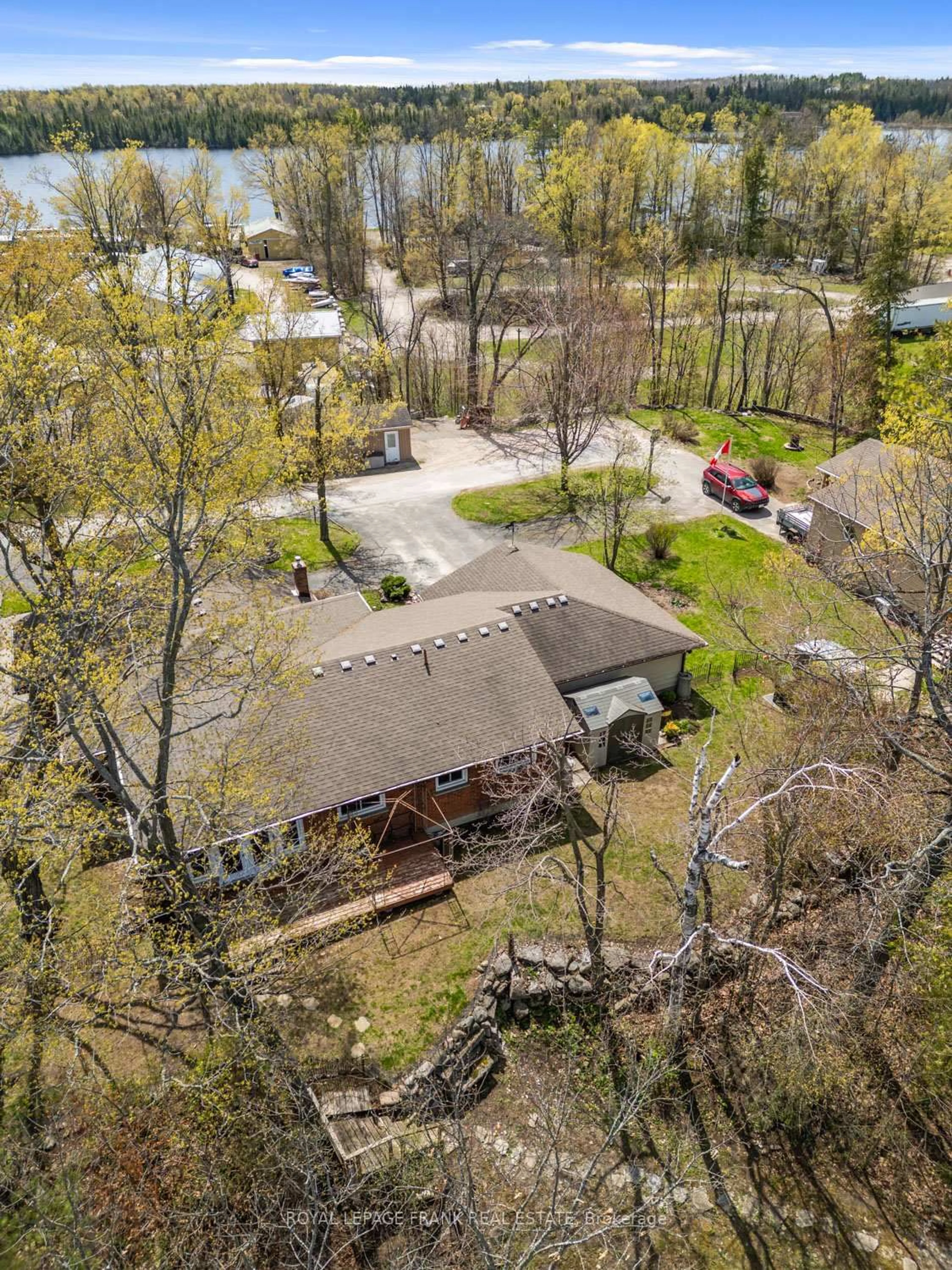 A pic from outside/outdoor area/front of a property/back of a property/a pic from drone, street for 115 King St, Kawartha Lakes Ontario K0M 1A0
