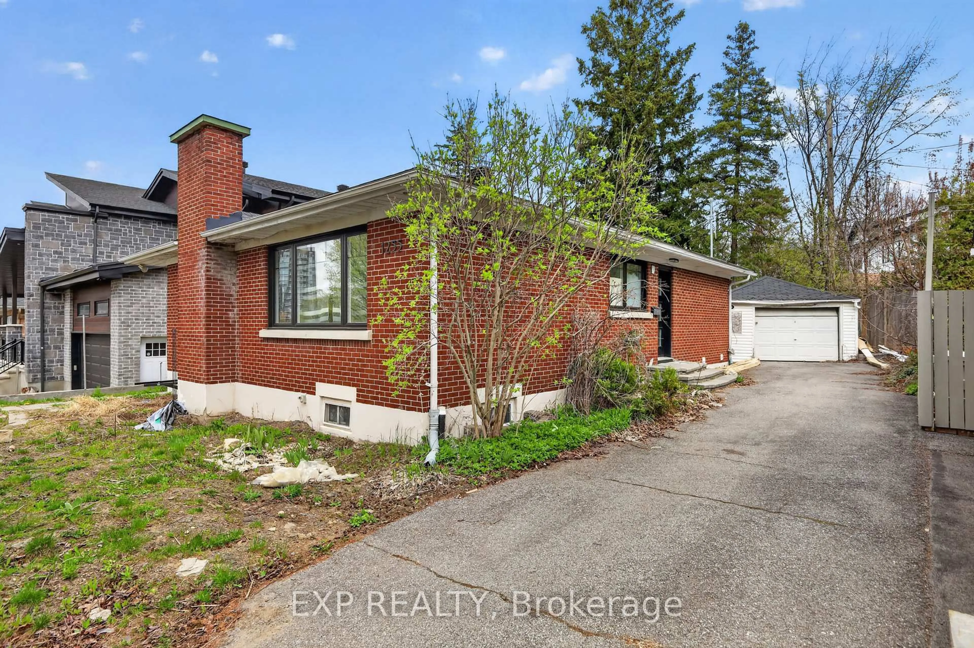 Home with brick exterior material, street for 1255 Evans Blvd, Ottawa Ontario K1H 7T7