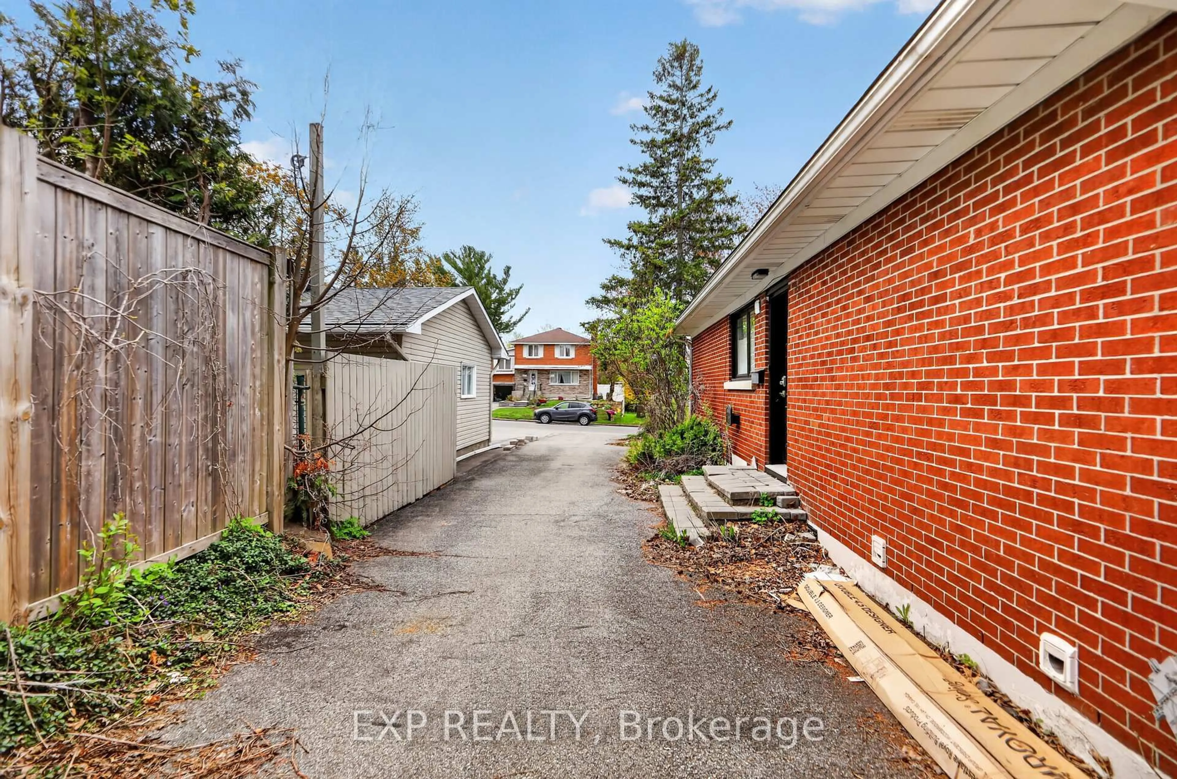 A pic from outside/outdoor area/front of a property/back of a property/a pic from drone, street for 1255 Evans Blvd, Ottawa Ontario K1H 7T7