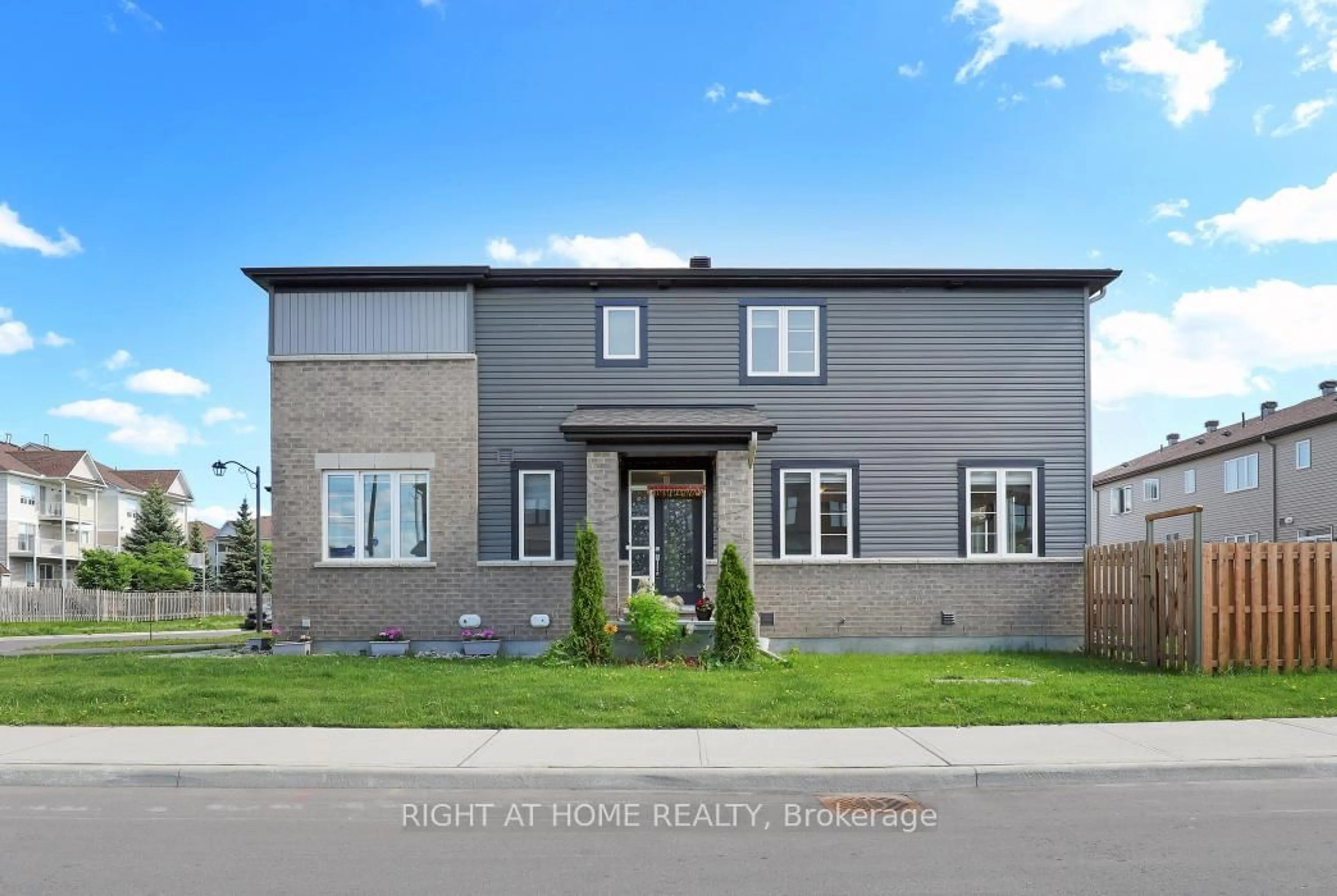 Home with brick exterior material, street for 900 Serrano St, Orleans Ontario K4A 5L3