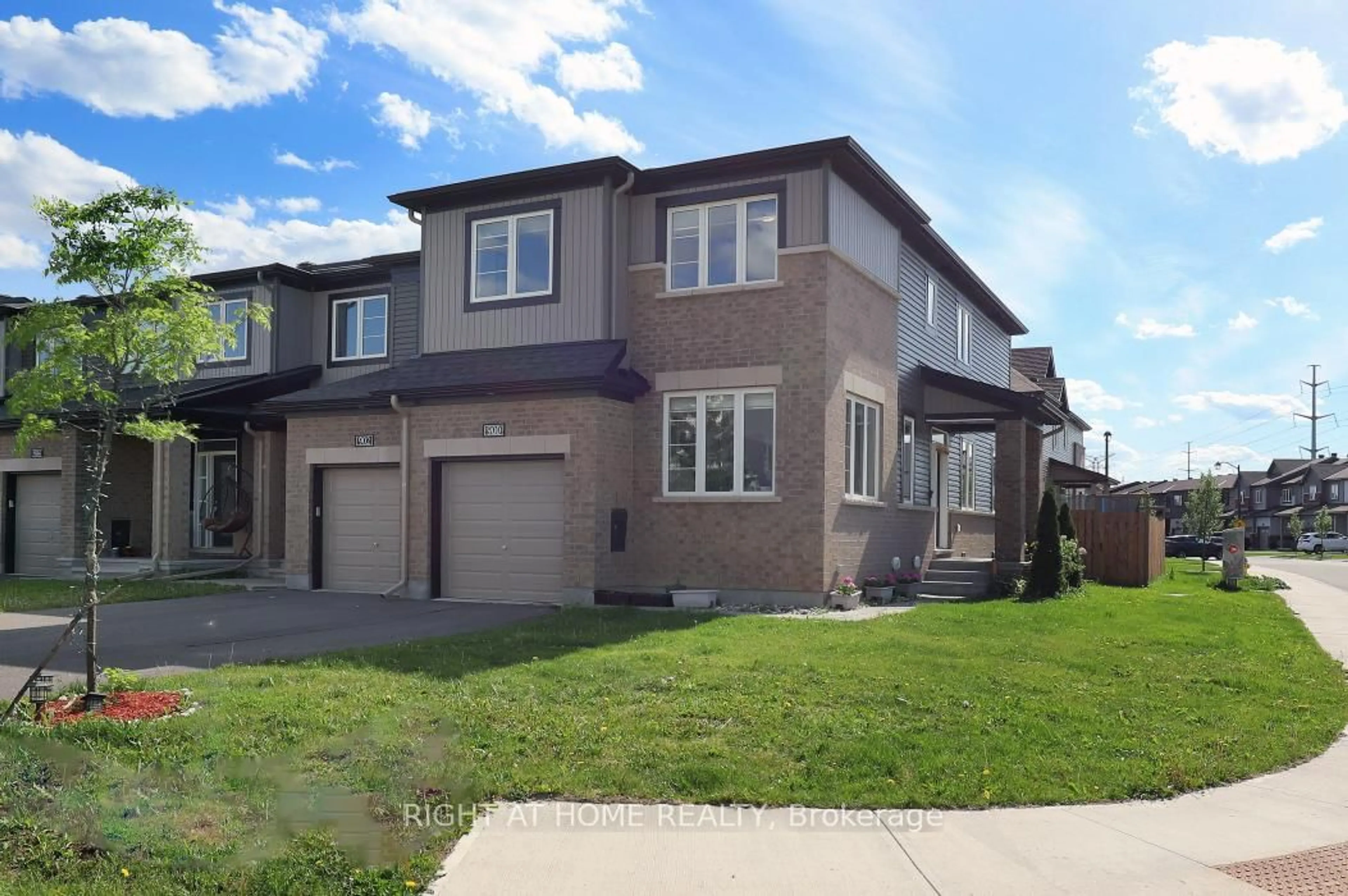 Unknown for 900 Serrano St, Orleans Ontario K4A 5L3