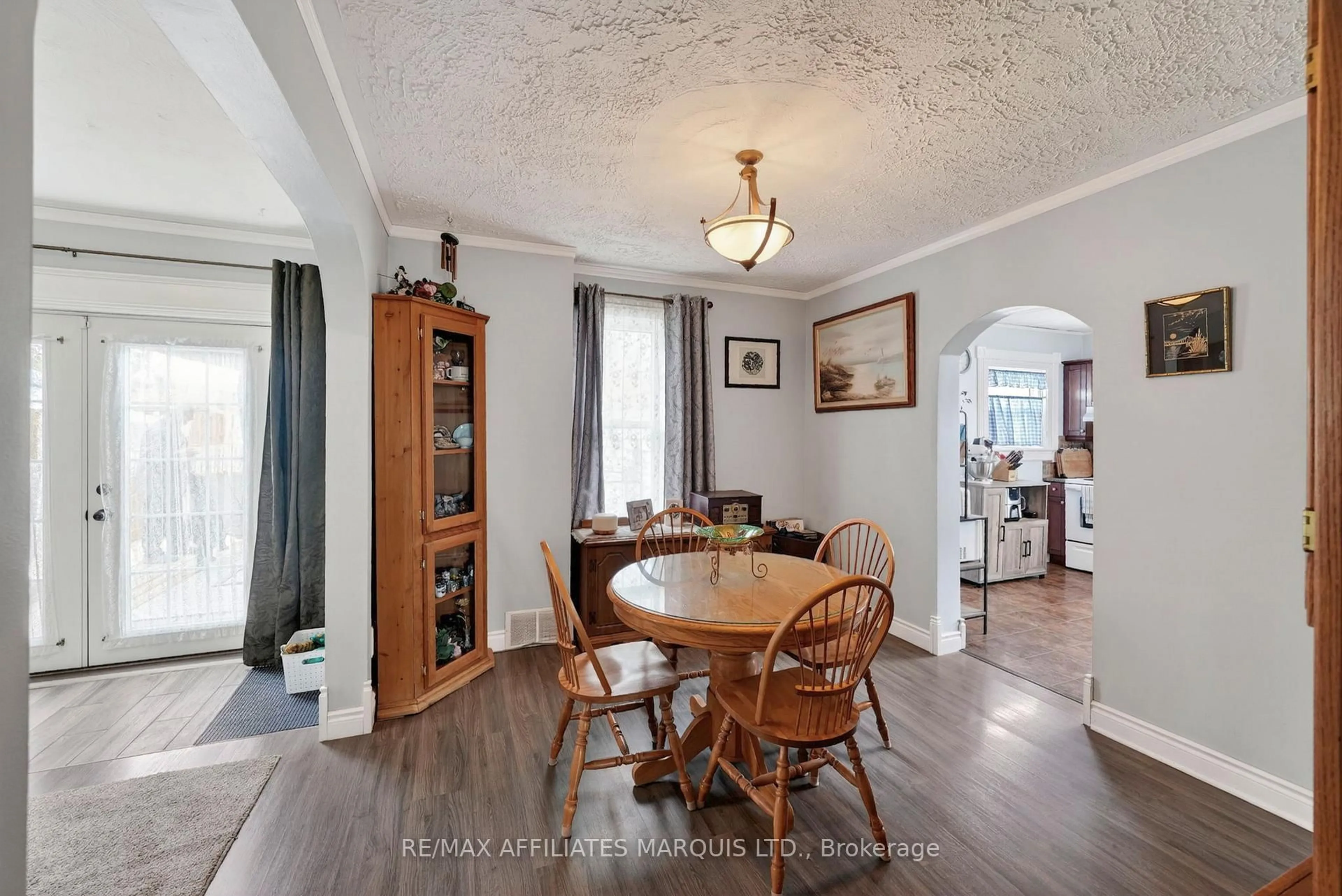 Dining room, wood/laminate floor for 335 Fifth St, Cornwall Ontario K6H 2L9