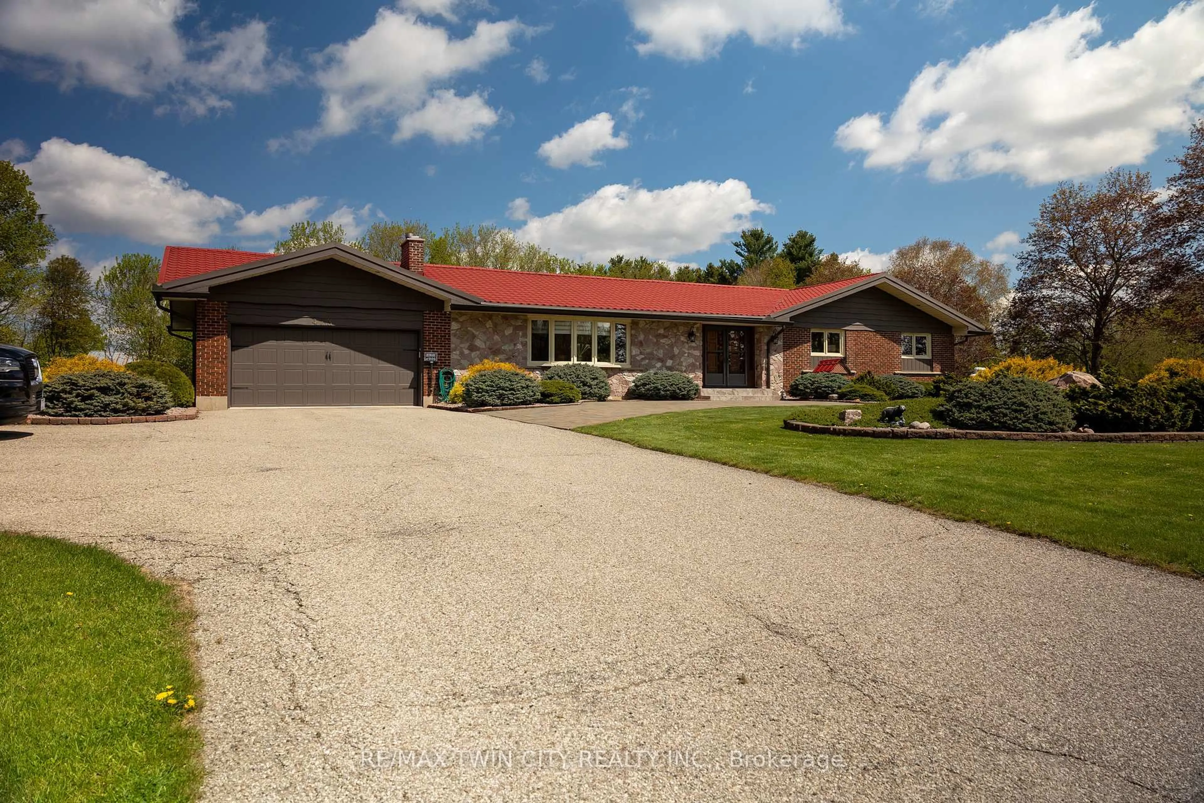 A pic from outside/outdoor area/front of a property/back of a property/a pic from drone, street for 473 GERMAN SCHOOL Rd, Brant Ontario N3L 3E1