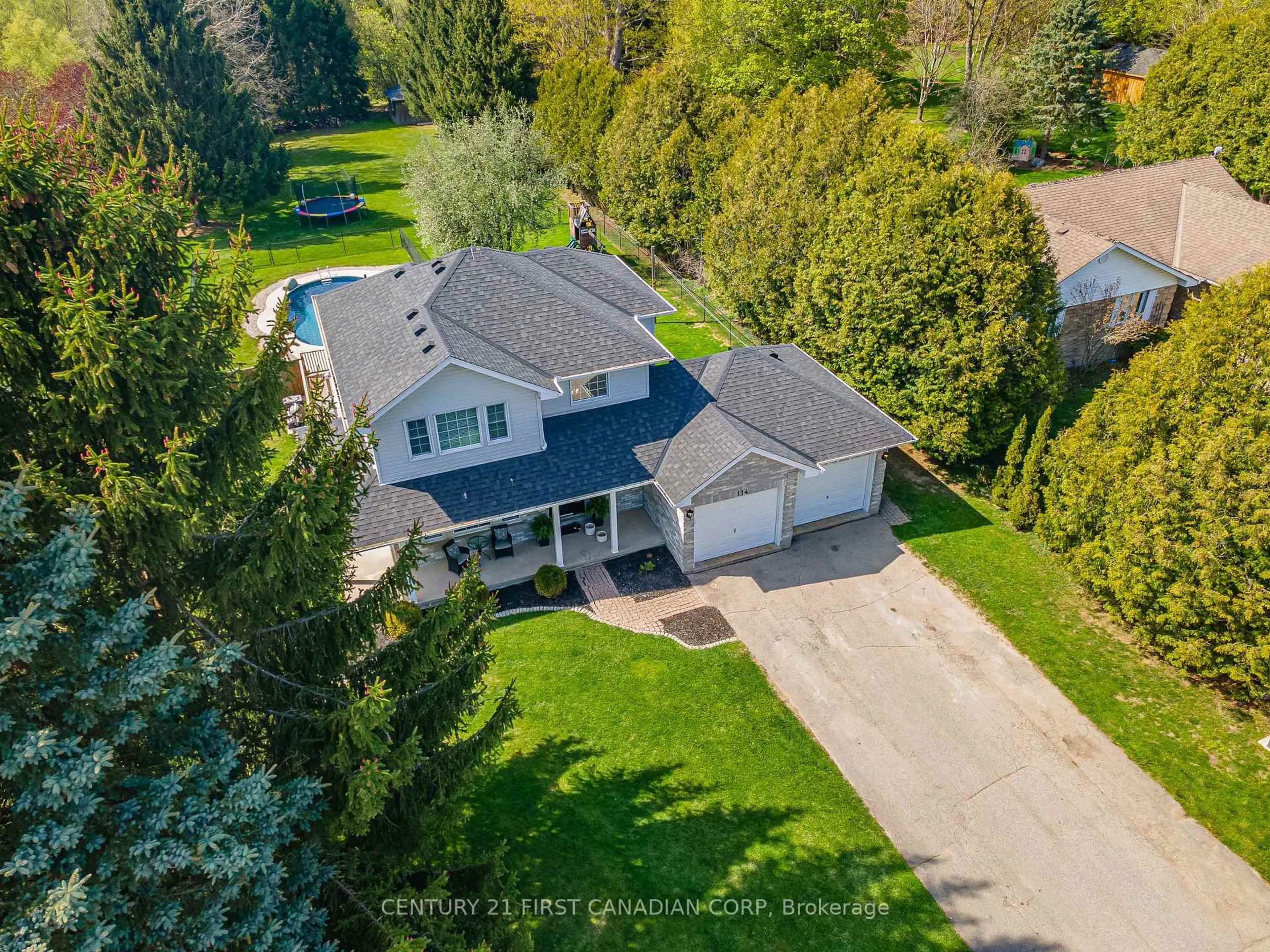 A pic from outside/outdoor area/front of a property/back of a property/a pic from drone, street for 114 Brookfield St, Middlesex Centre Ontario N0M 1P0