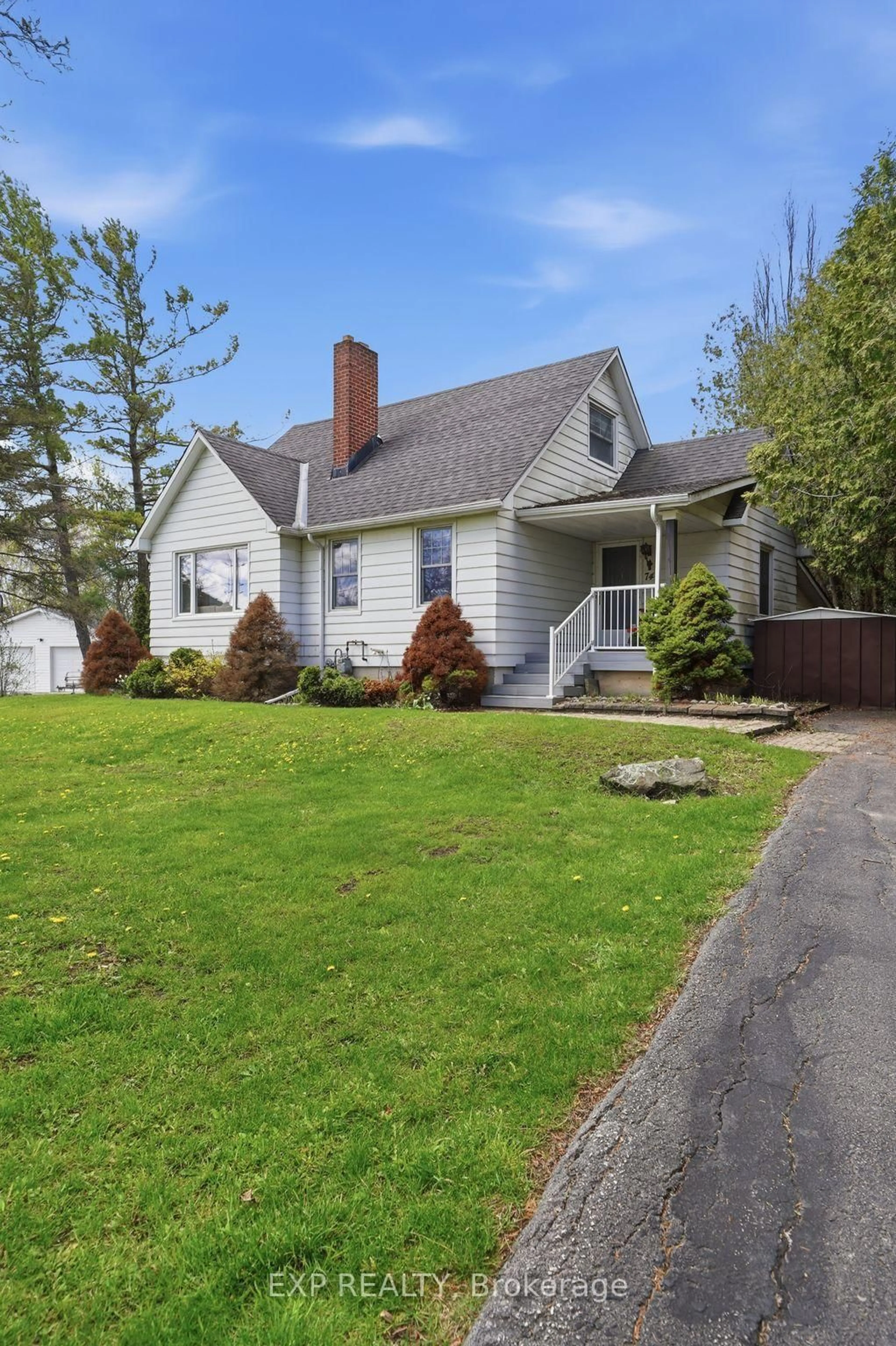 Unknown for 74 Sidney St, Belleville Ontario K8P 3Y8