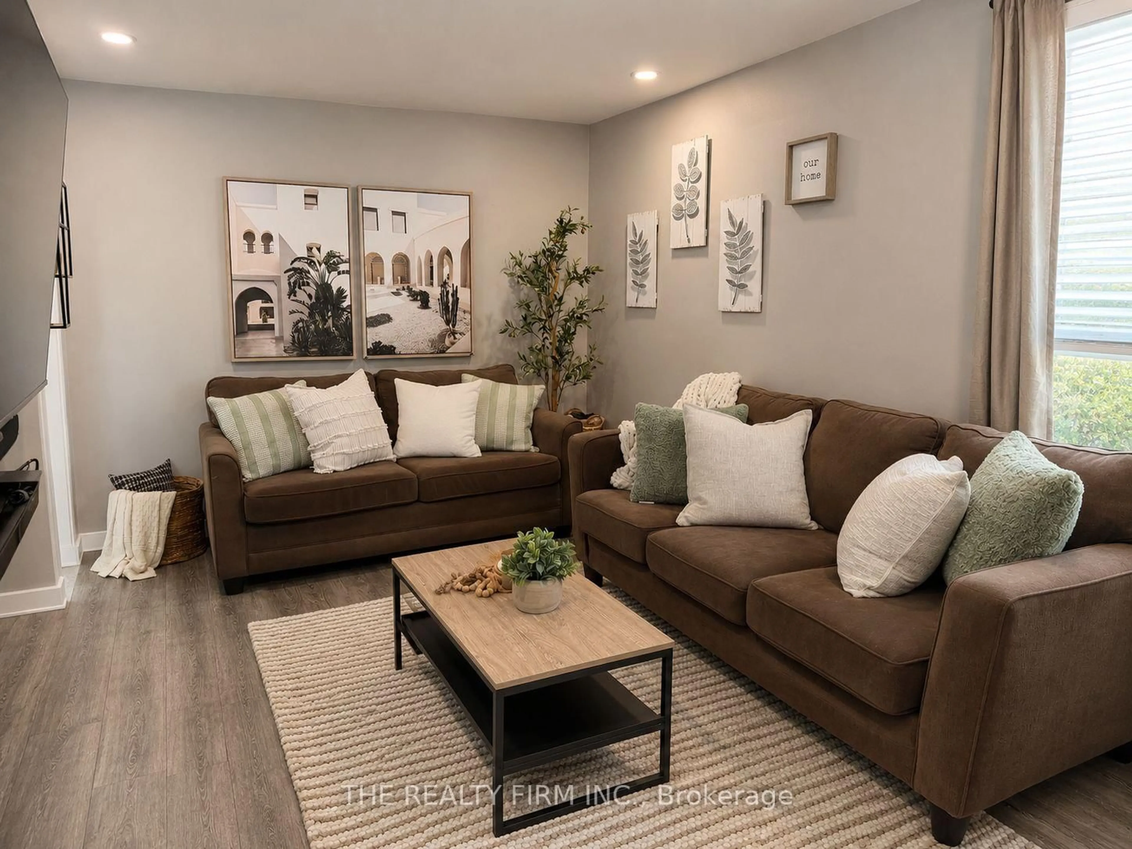 Living room with furniture, unknown for 1621 Borden St, London East Ontario N5W 2R3