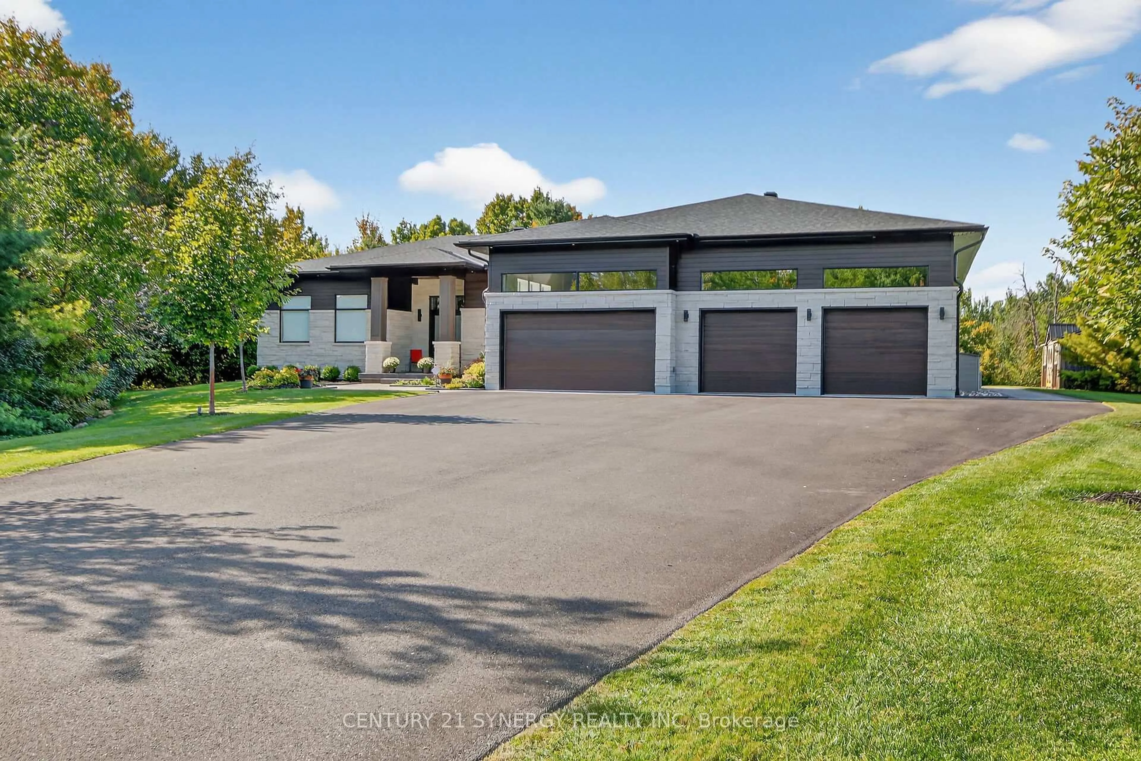 A pic from outside/outdoor area/front of a property/back of a property/a pic from drone, street for 120 Derbeyshire St, Ottawa Ontario K2W 0E7