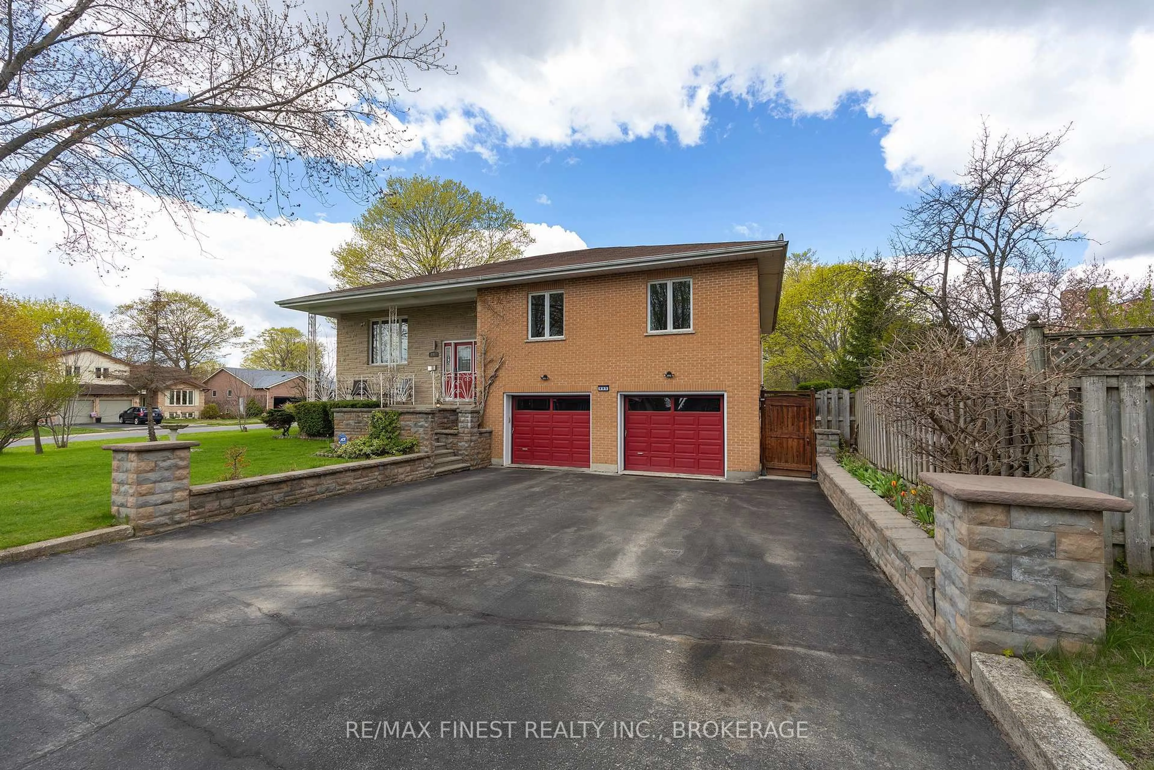 A pic from outside/outdoor area/front of a property/back of a property/a pic from drone, street for 895 Nottinghill Ave, Kingston Ontario K7P 2B4