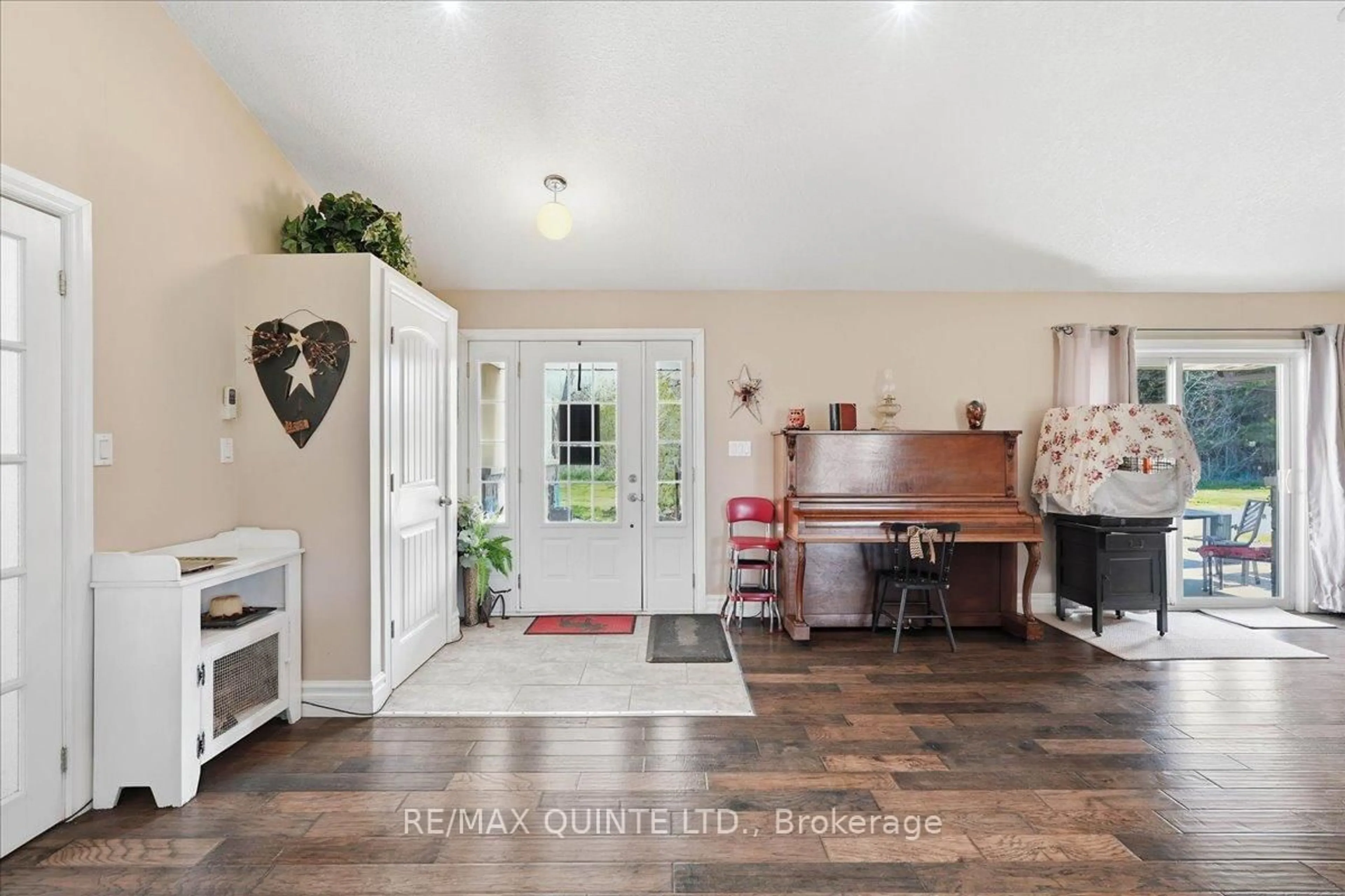 Indoor entryway for 1686 County Road 13, Prince Edward County Ontario K0K 2P0