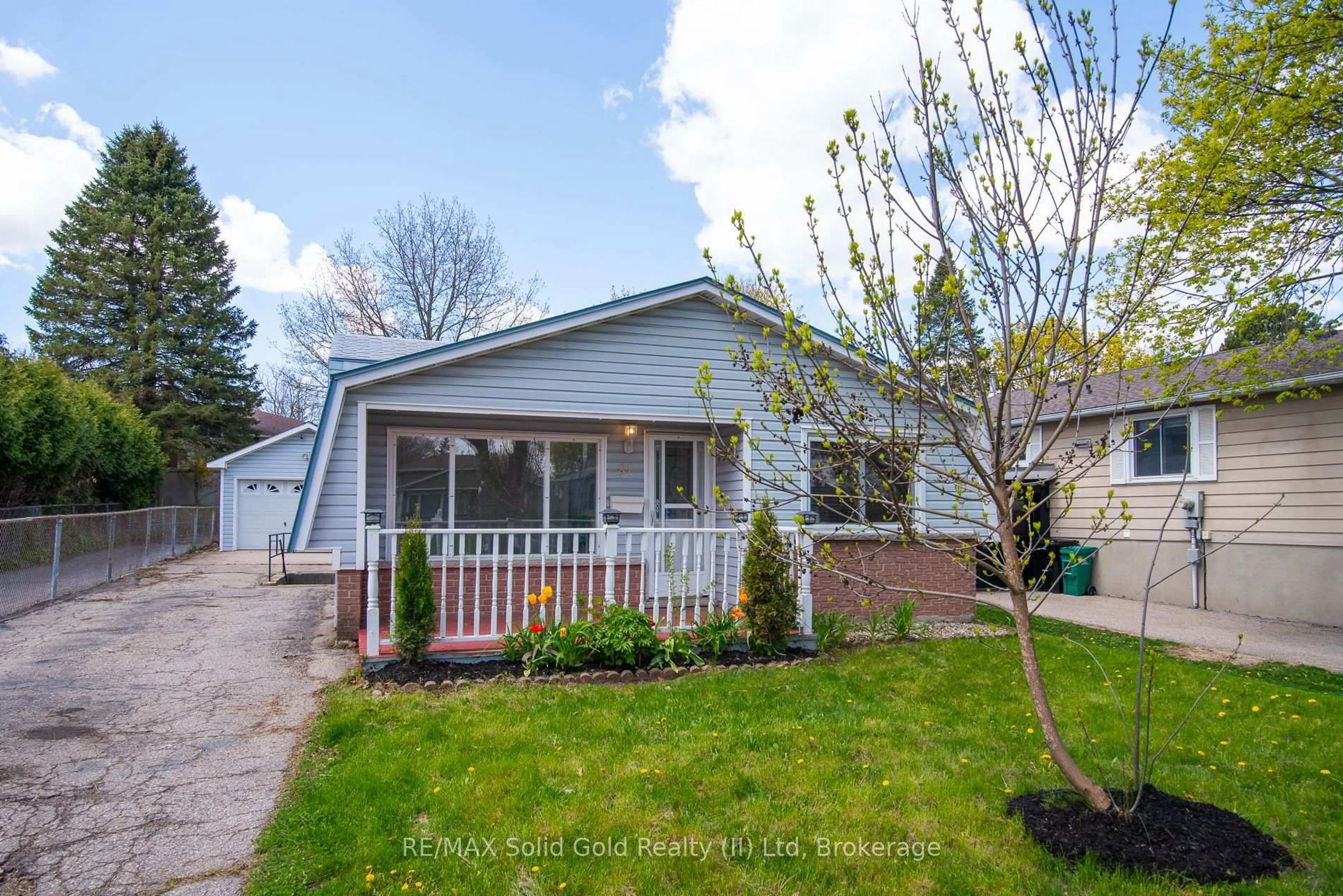 Home with vinyl exterior material, street for 87 Christopher Dr, Waterloo Ontario N2J 4J6