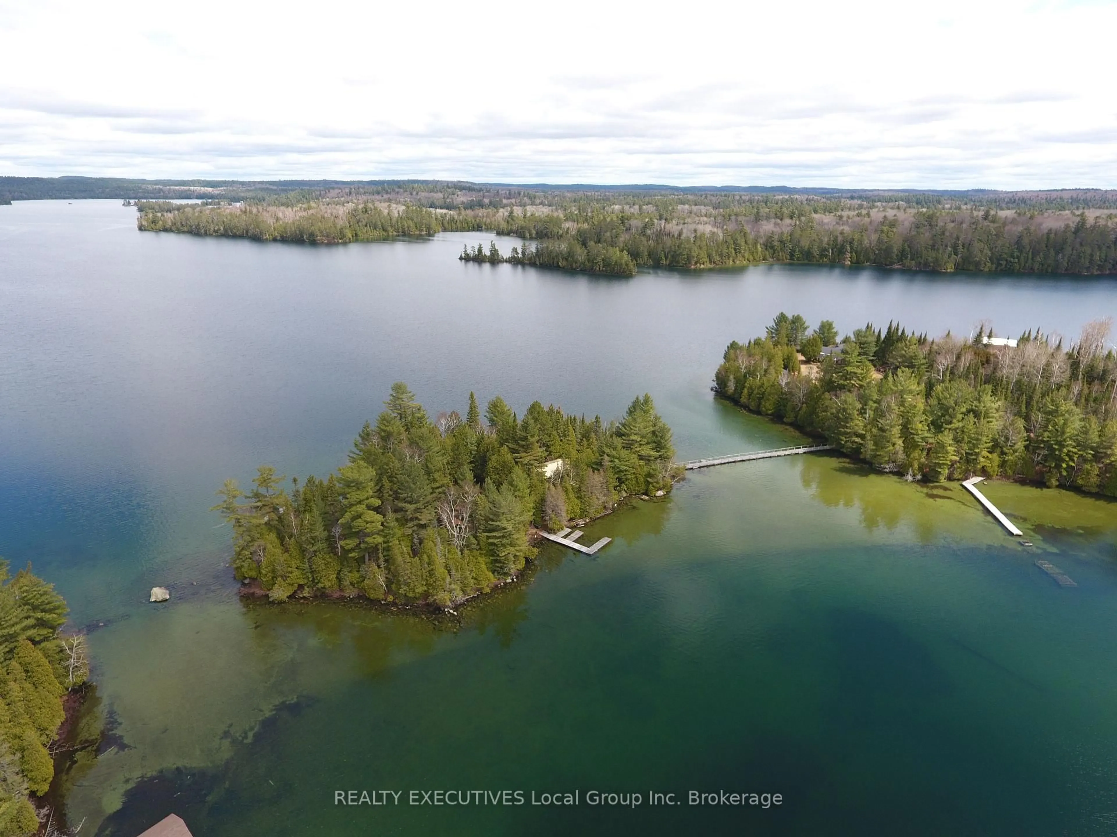 A pic from outside/outdoor area/front of a property/back of a property/a pic from drone, water/lake/river/ocean view for 2 ISLAND 939, Temagami Ontario P0H 2H0