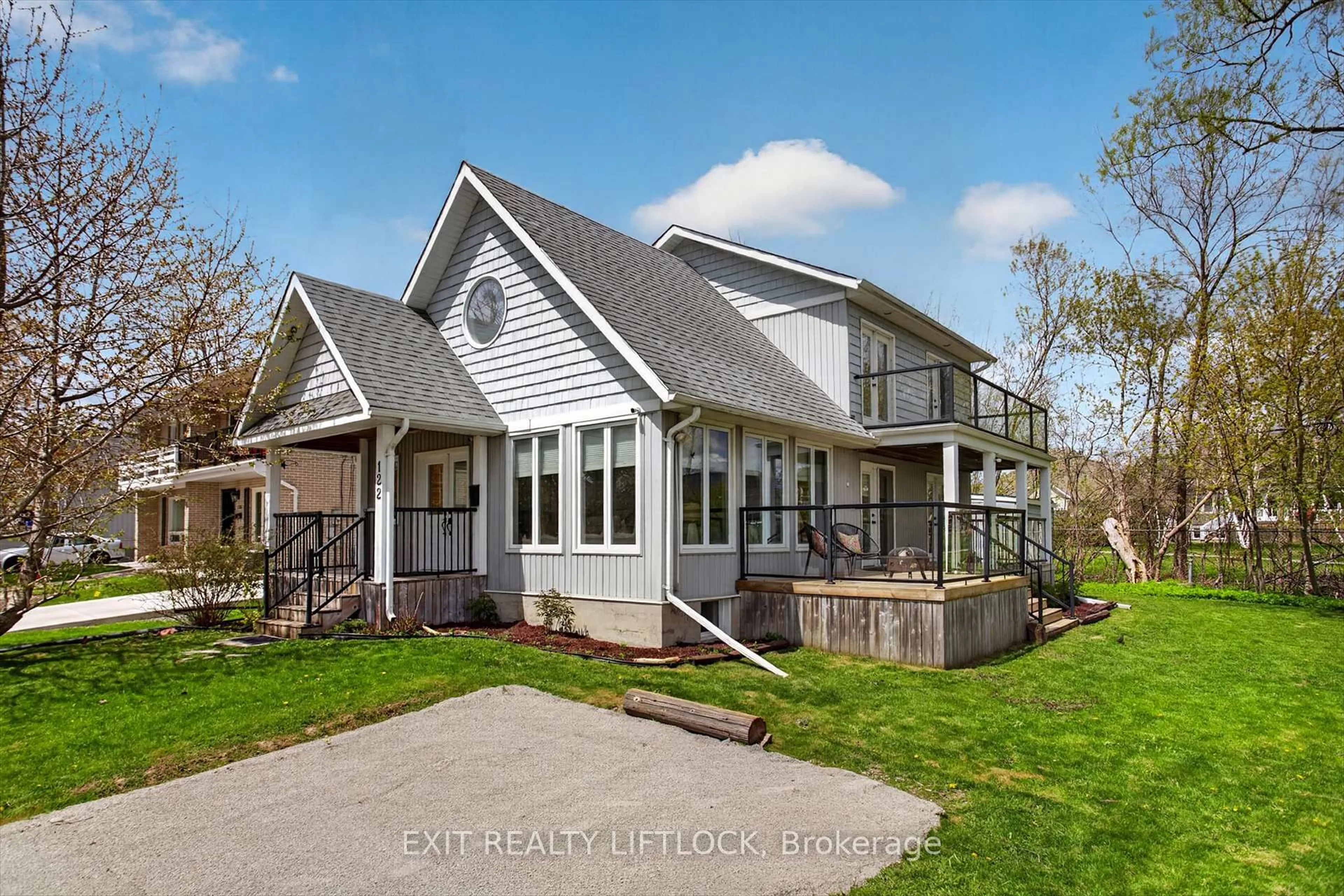 Home with vinyl exterior material, unknown for 122 Fradette Ave, Peterborough Ontario K9J 1T5