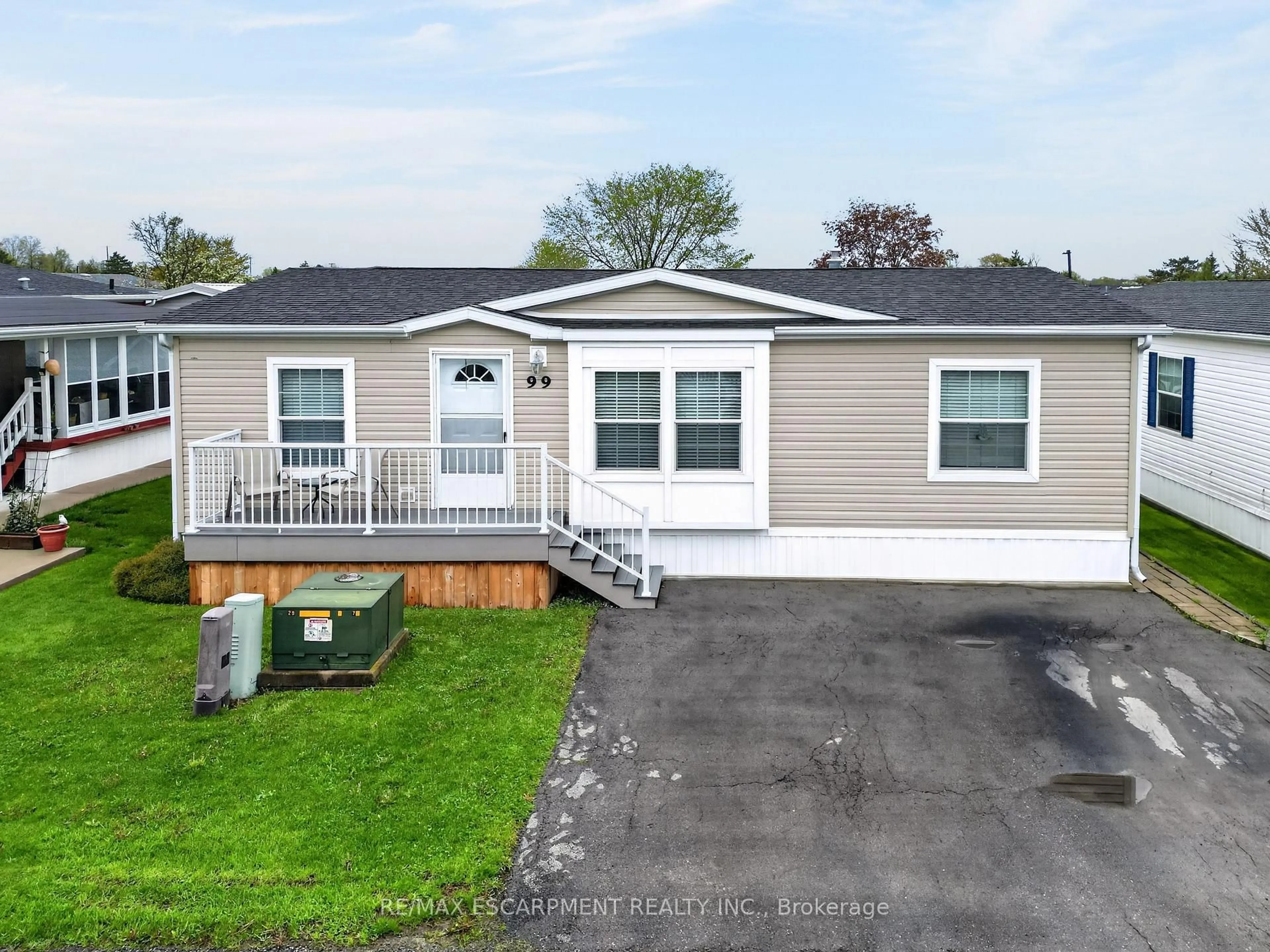 Home with vinyl exterior material, street for 3033 Townline Rd #99, Fort Erie Ontario L0S 1S1