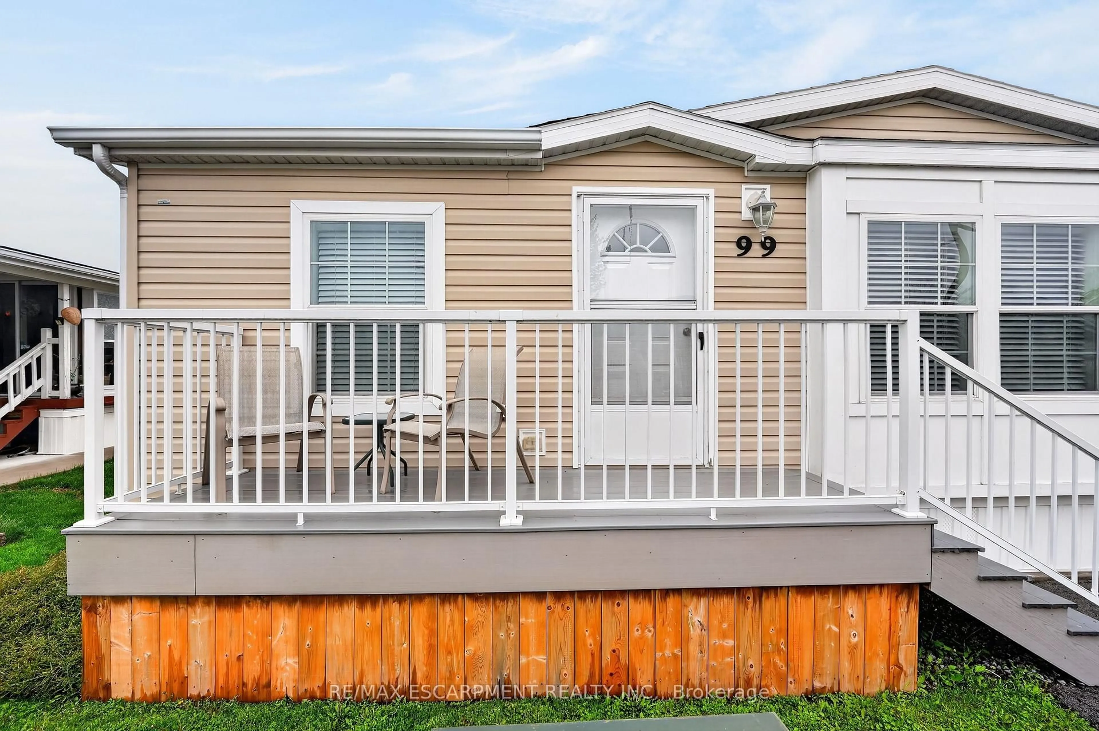 Home with vinyl exterior material, water/lake/river/ocean view for 3033 Townline Rd #99, Fort Erie Ontario L0S 1S1