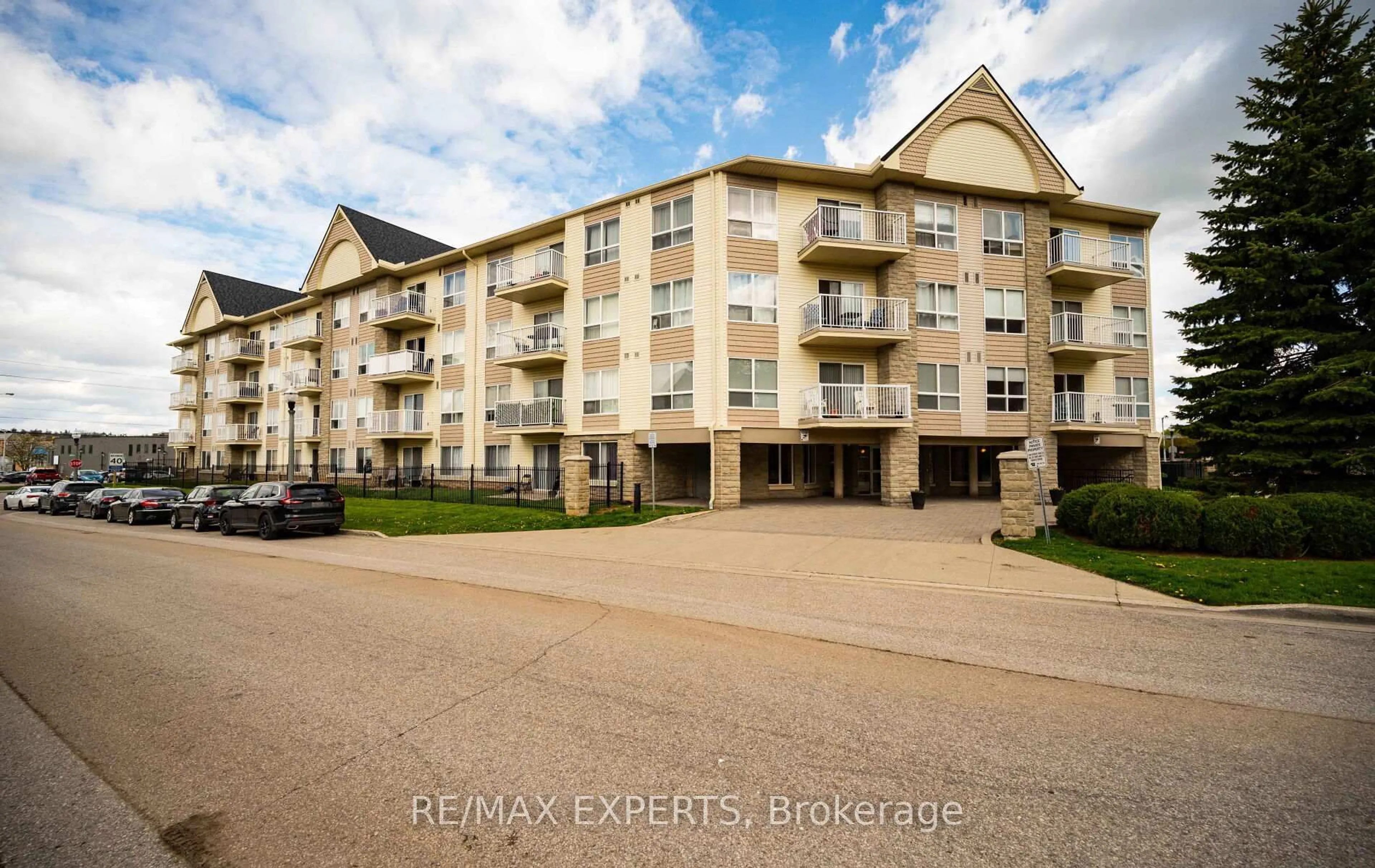 Unknown for 8 Harris St #319, Cambridge Ontario N1R 8R1