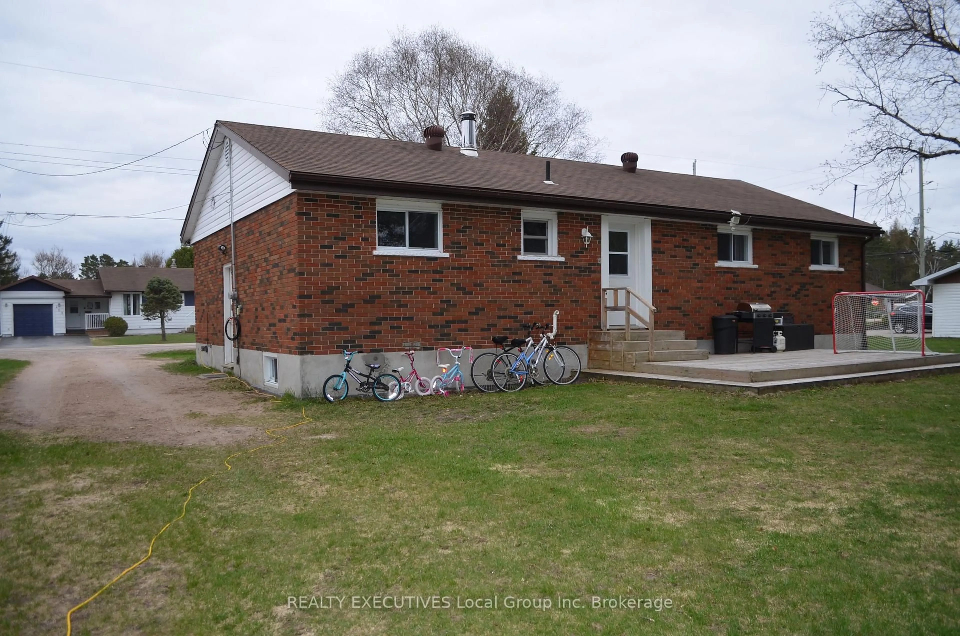 Unknown for 412 Sweezy St, Powassan Ontario P0H 2L0