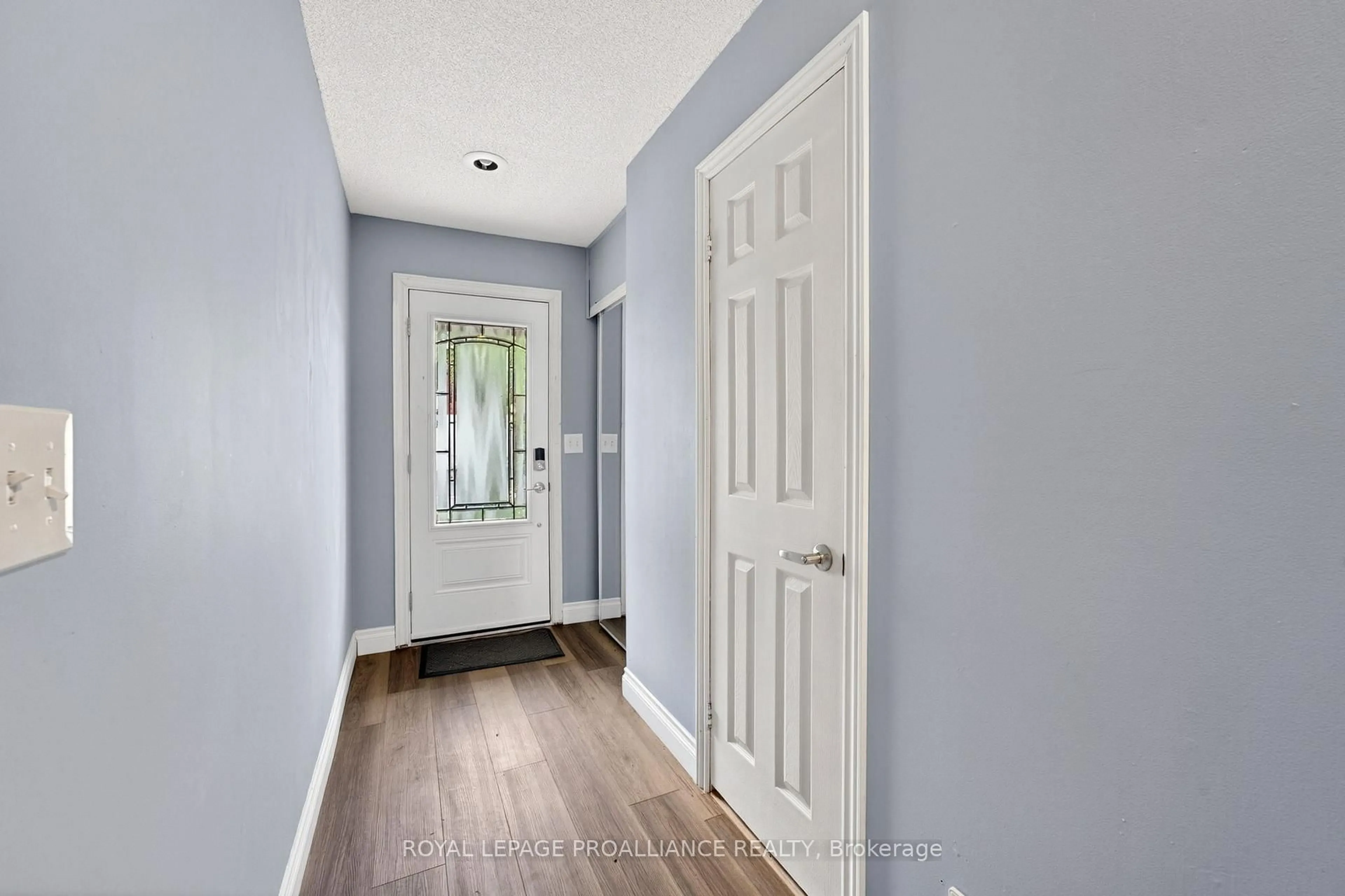 Indoor entryway for 9 Progress Ave #4, Belleville Ontario K8P 4Z3