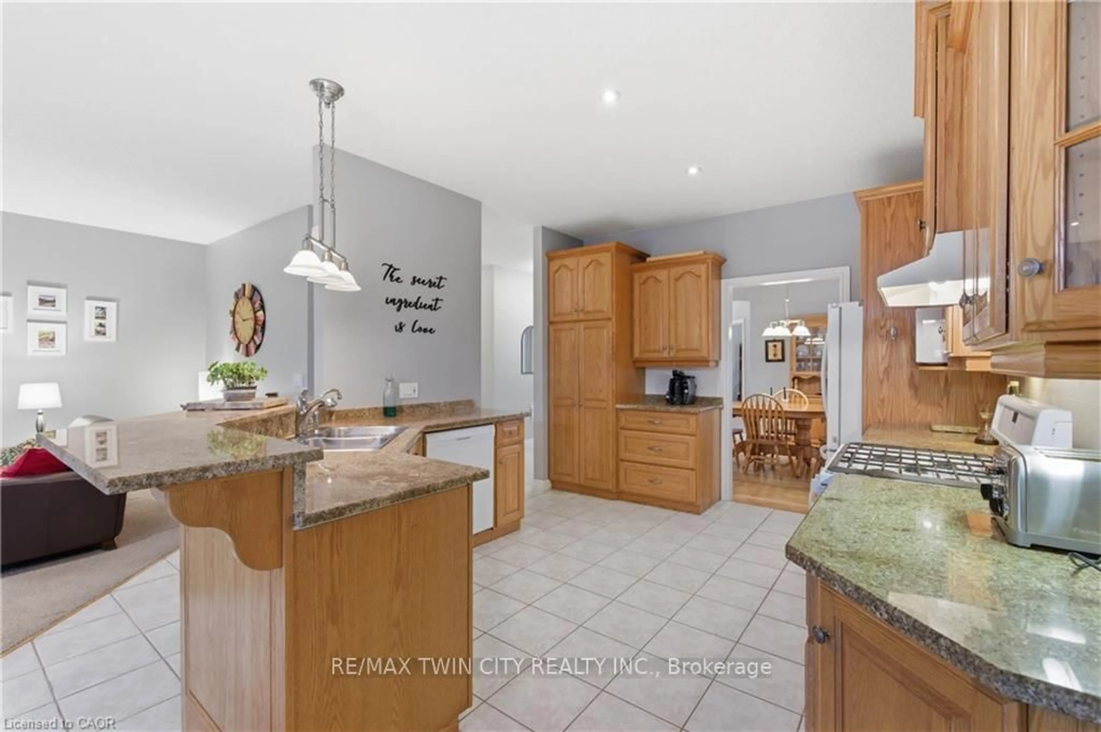 Open concept kitchen, ceramic/tile floor for 58 Templeton Dr, Kitchener Ontario N2A 4G1