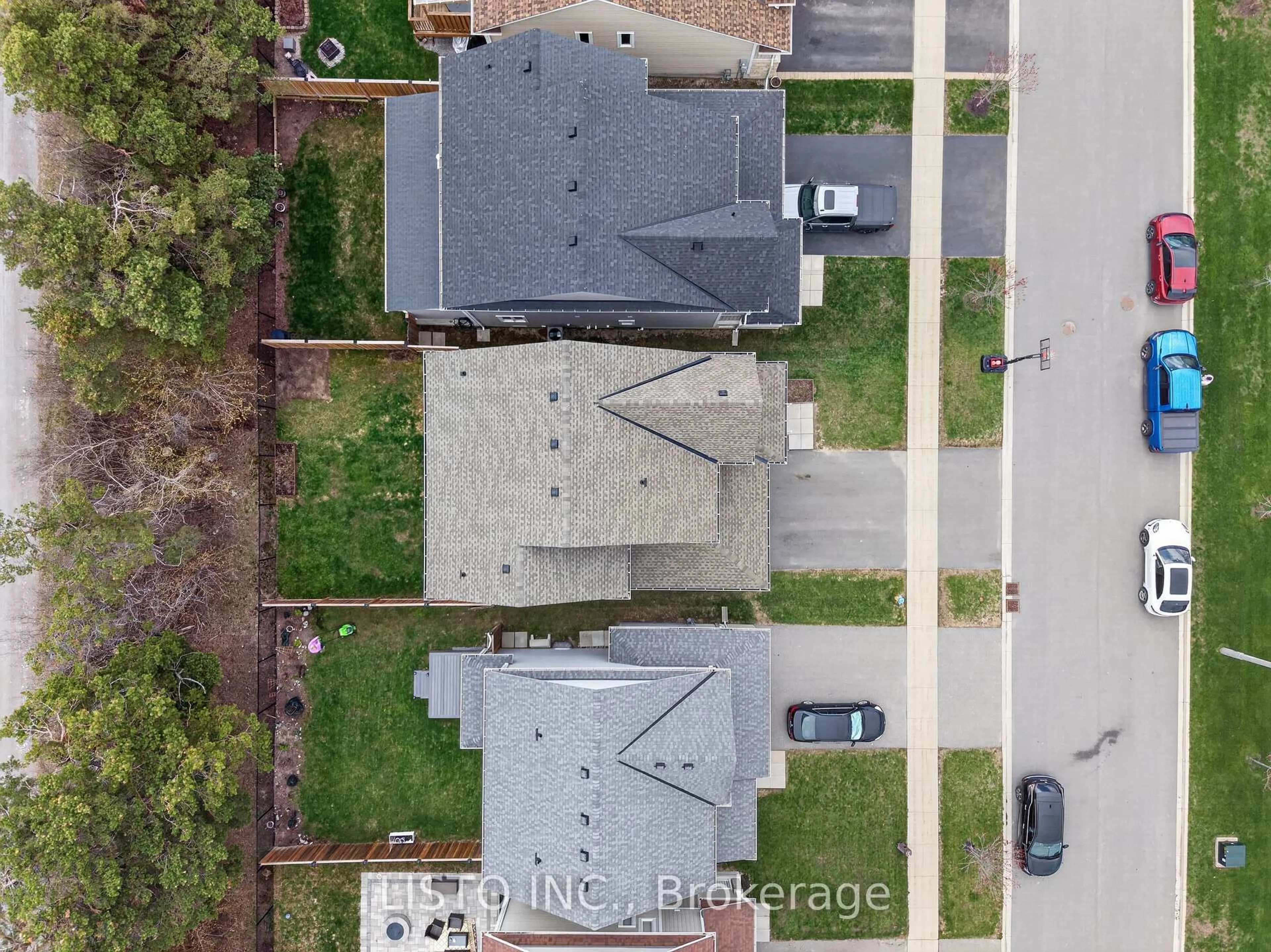 A pic from outside/outdoor area/front of a property/back of a property/a pic from drone, street for 15 Primeau Cres, Kawartha Lakes Ontario K9V 0M6