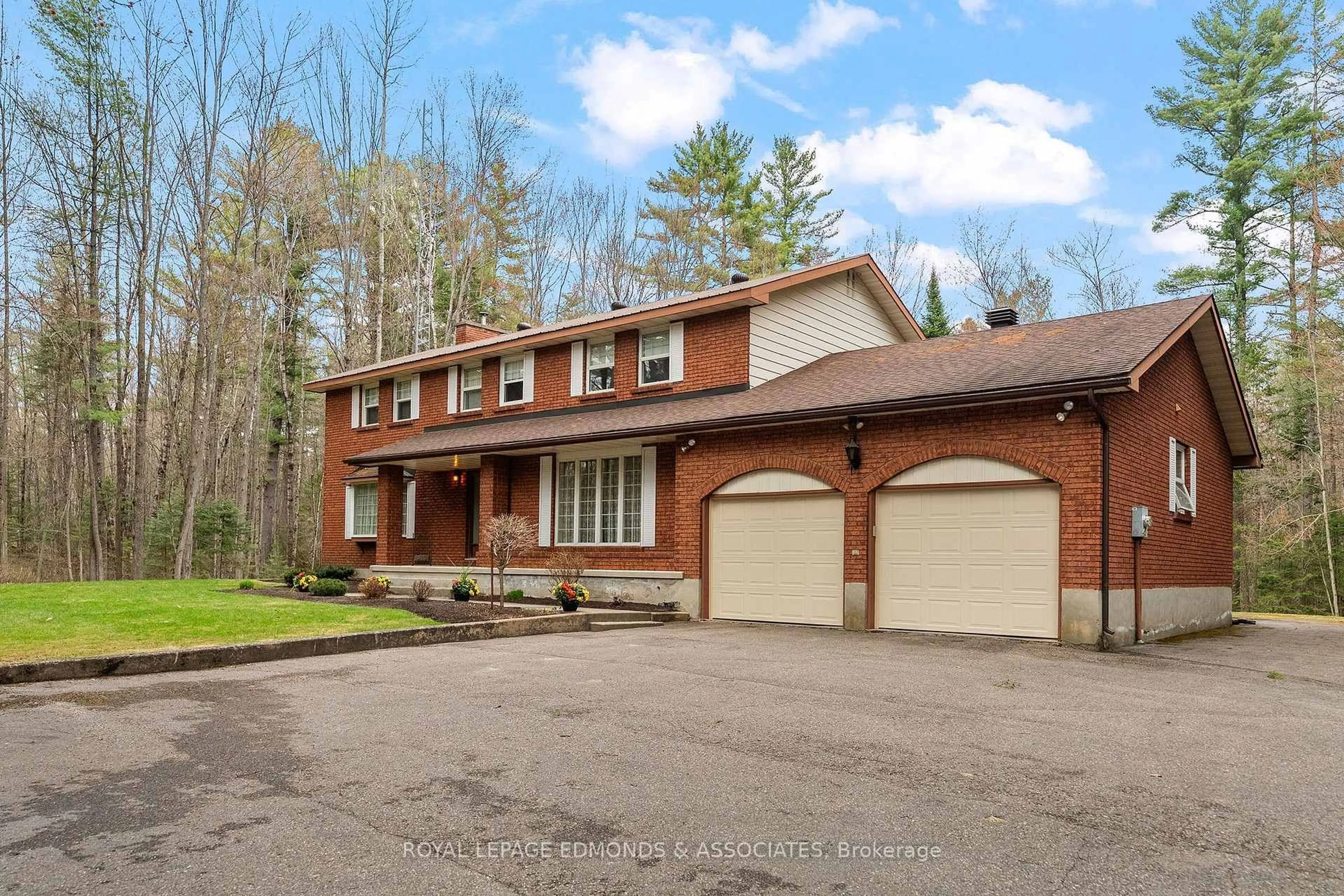 Home with brick exterior material, street for 1452 B Line Rd, Pembroke Ontario K8A 6W8