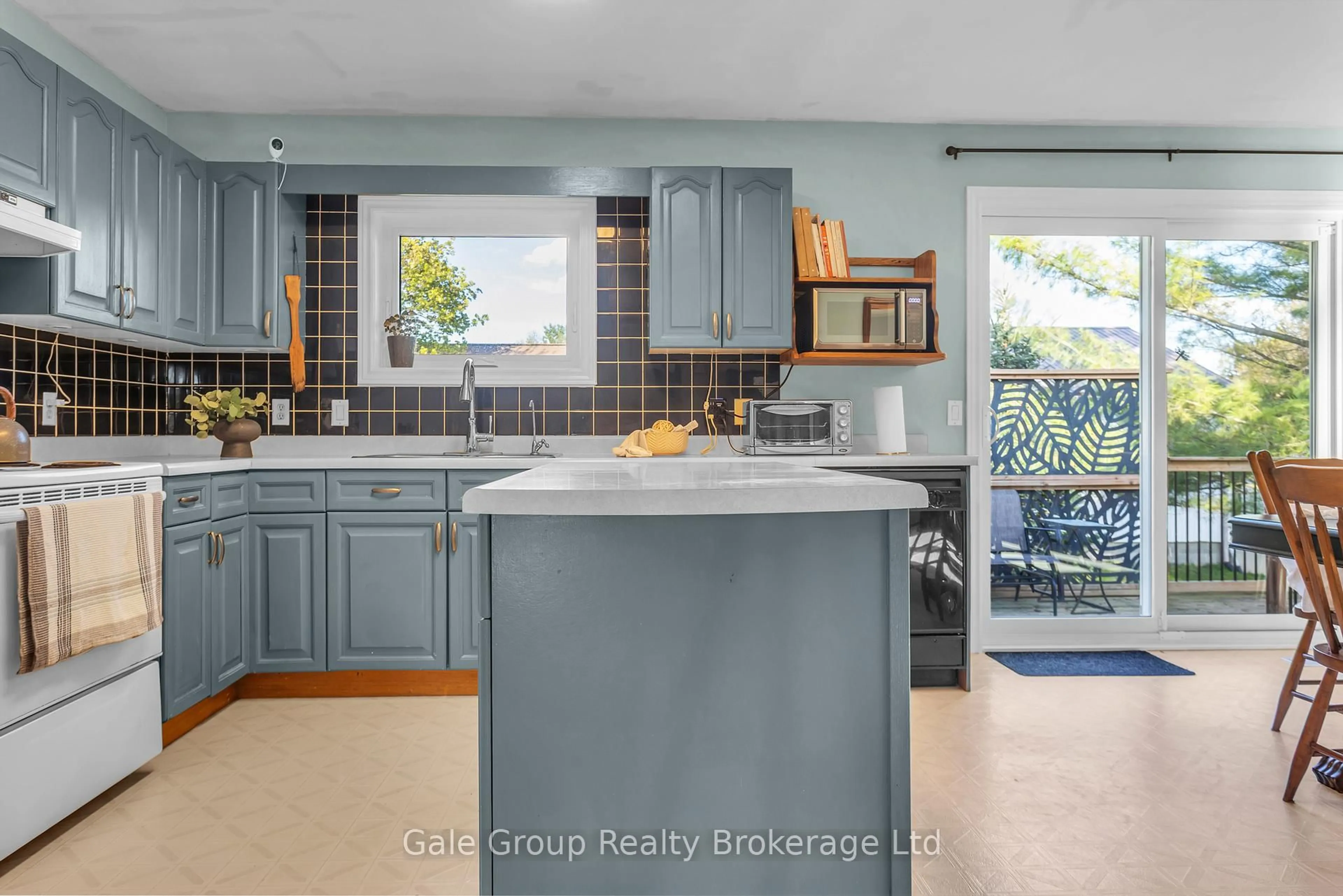 Open concept kitchen, ceramic/tile floor for 3965 Milton St, Perth East Ontario N0B 2P0