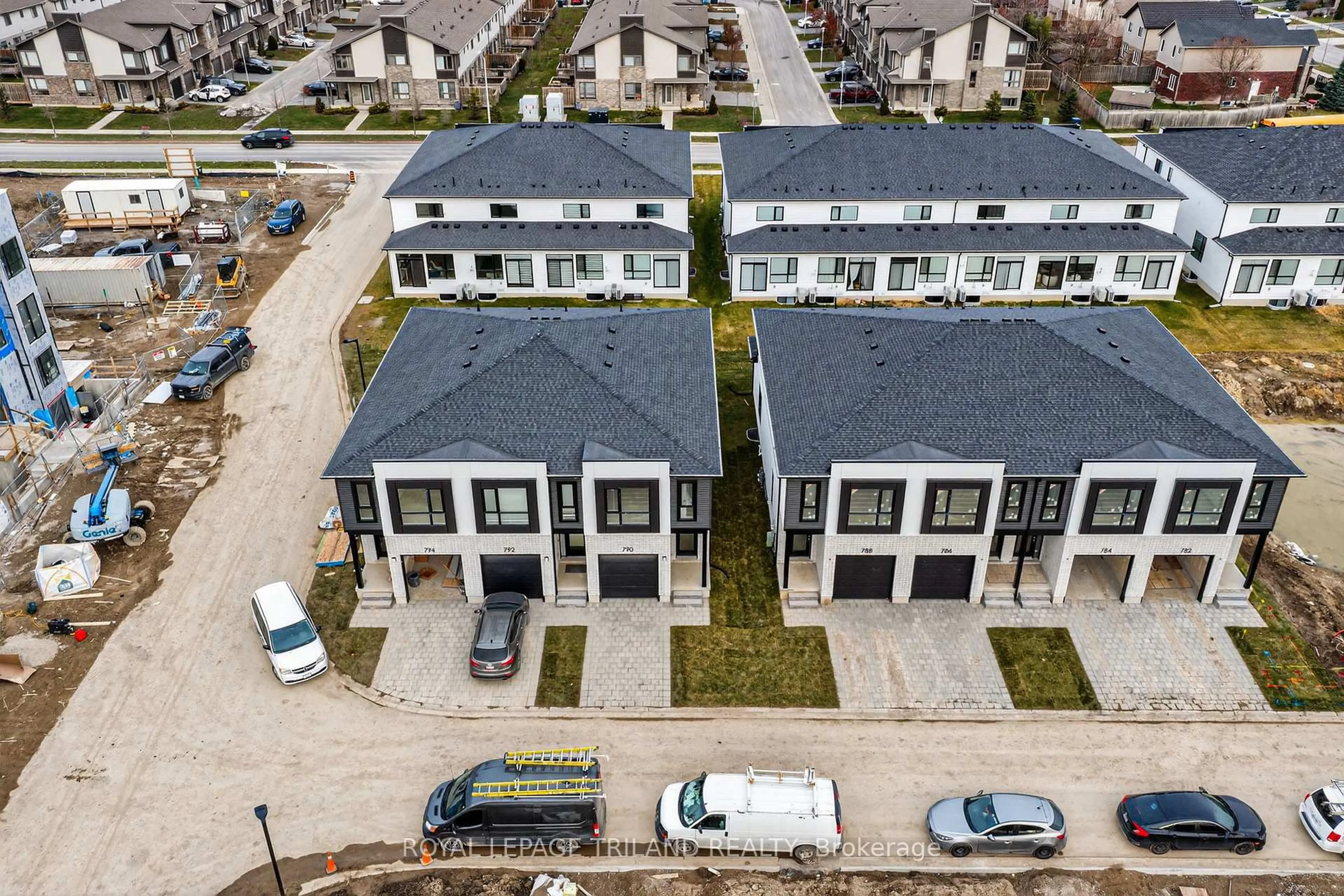 A pic from outside/outdoor area/front of a property/back of a property/a pic from drone, street for 766 Banyan Lane, London North Ontario N6G 0A6