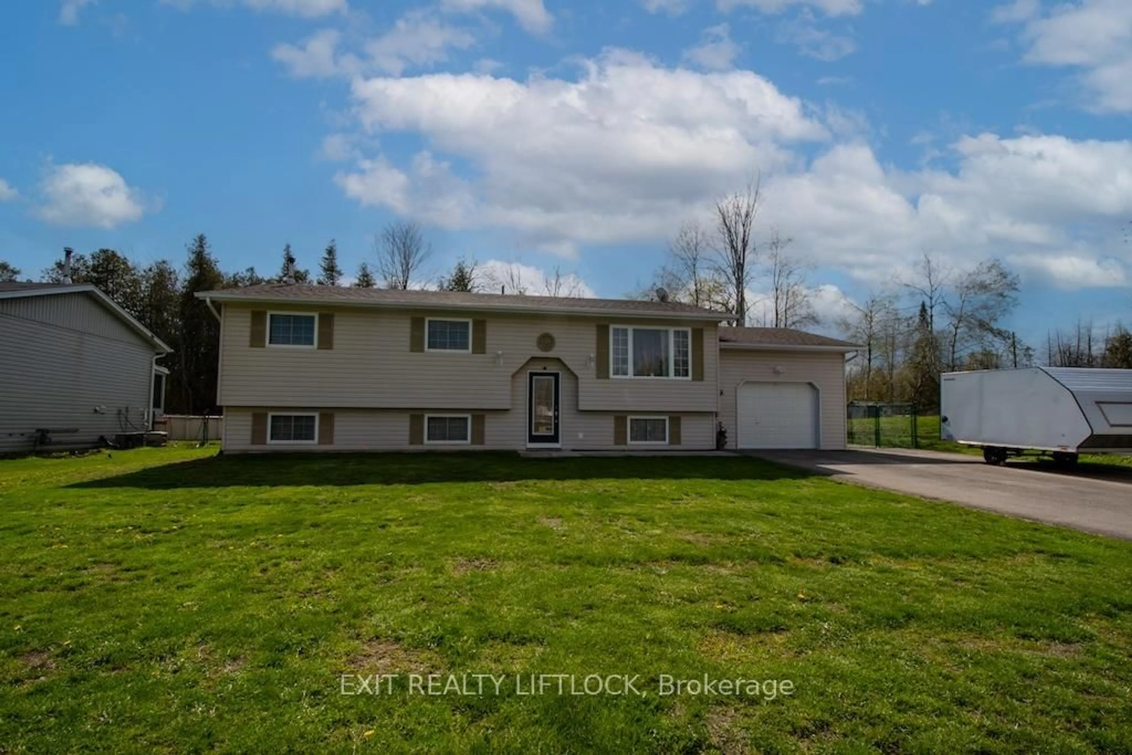 Home with vinyl exterior material, unknown for 3 Matilda Dr, Kawartha Lakes Ontario K0L 2W0