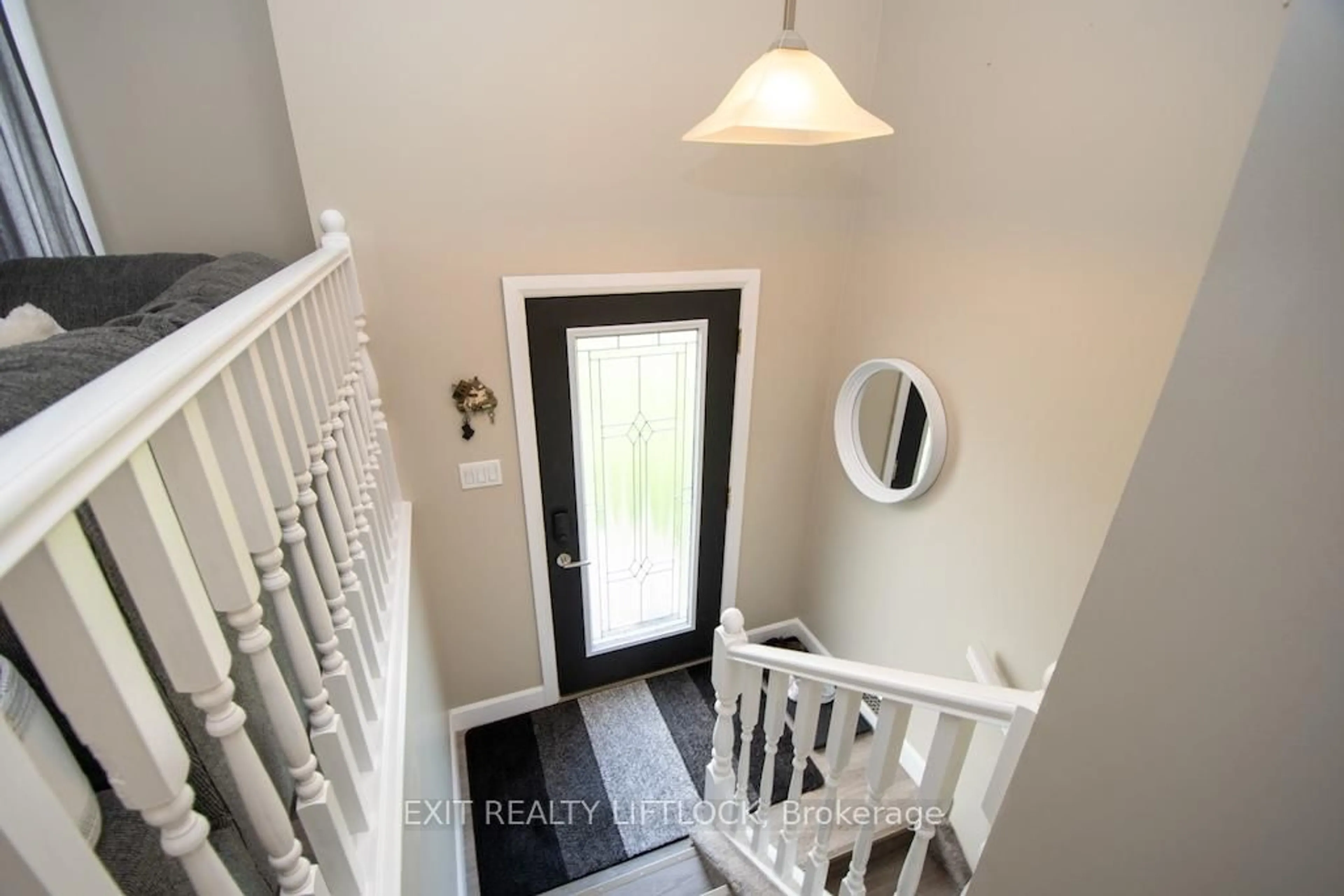 Indoor entryway for 3 Matilda Dr, Kawartha Lakes Ontario K0L 2W0