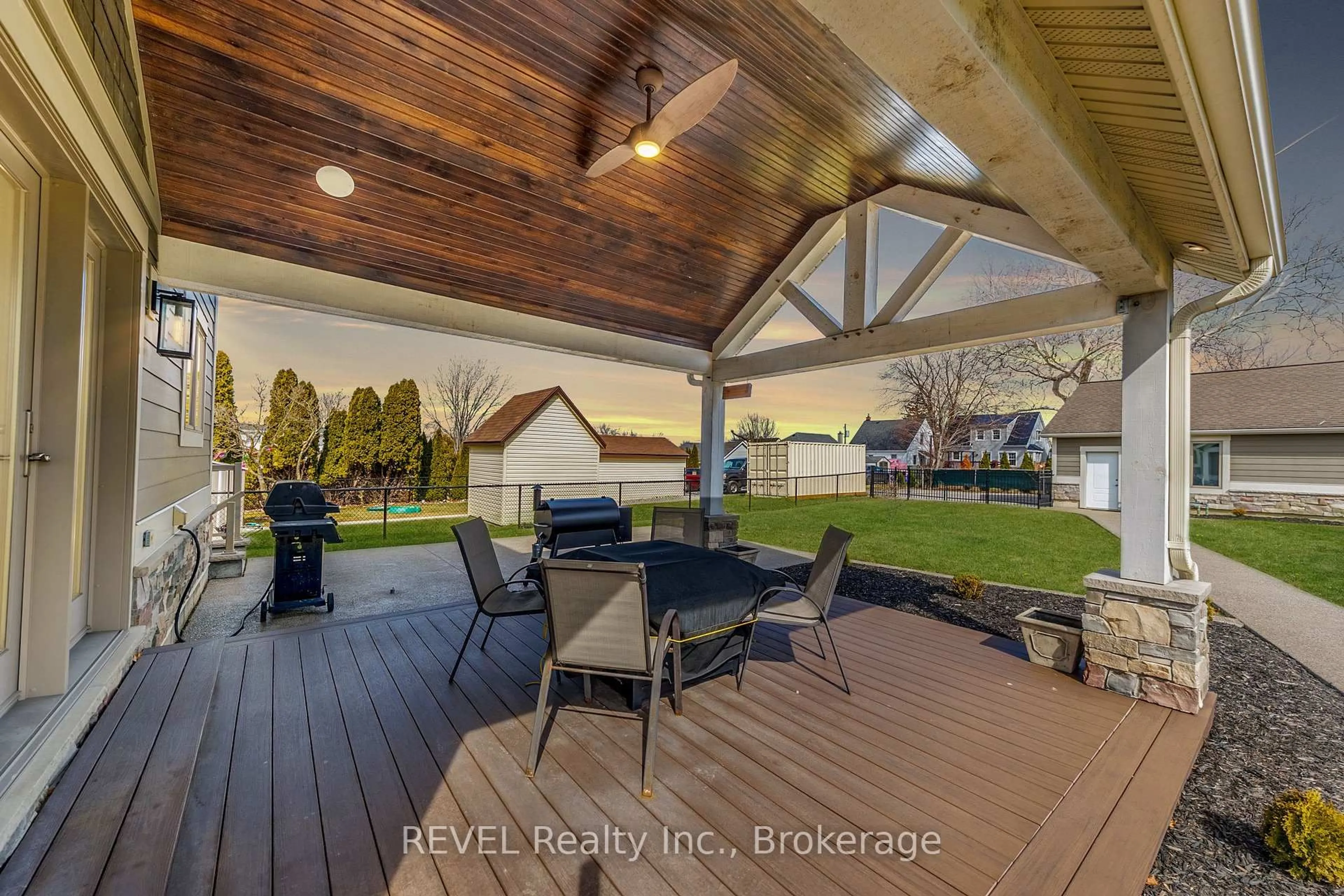 Patio, water/lake/river/ocean view for 190 Oakdale Ave, St. Catharines Ontario L2P 2K8