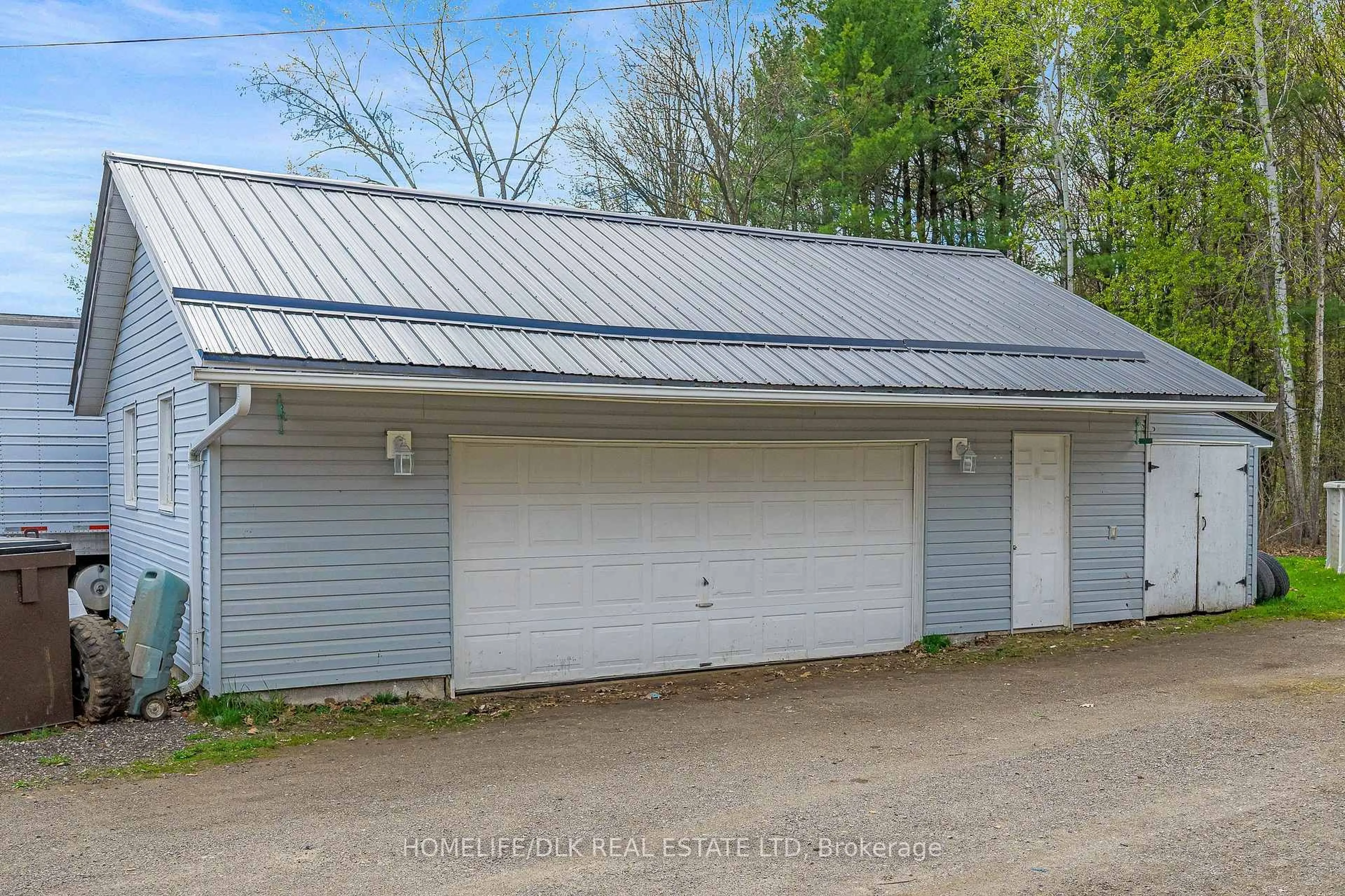 Indoor garage for 102 Junetown Rd, Front of Yonge Ontario K0E 1R0