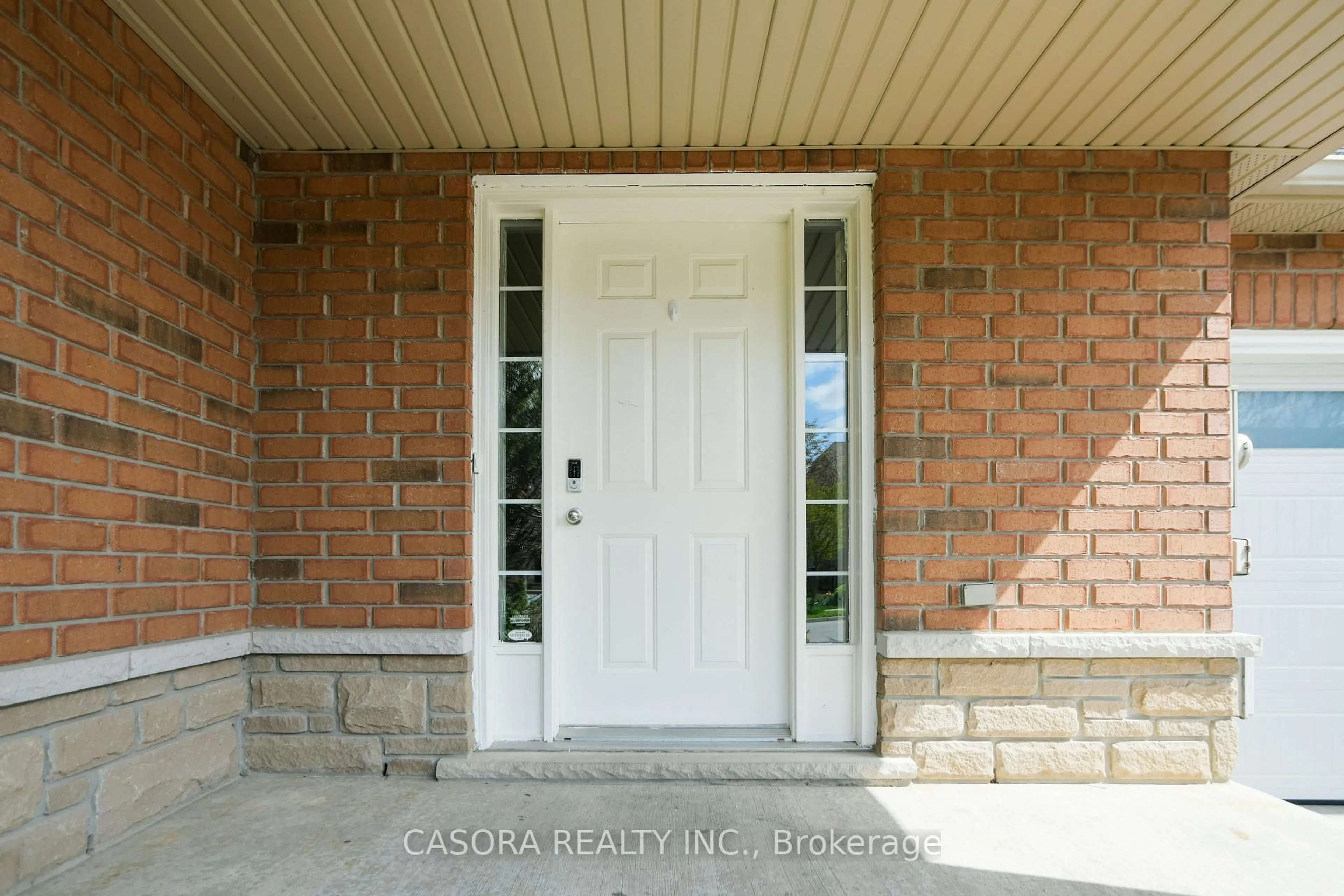 Indoor entryway for 33 Hannon Cres, Hamilton Ontario L0R 1P0
