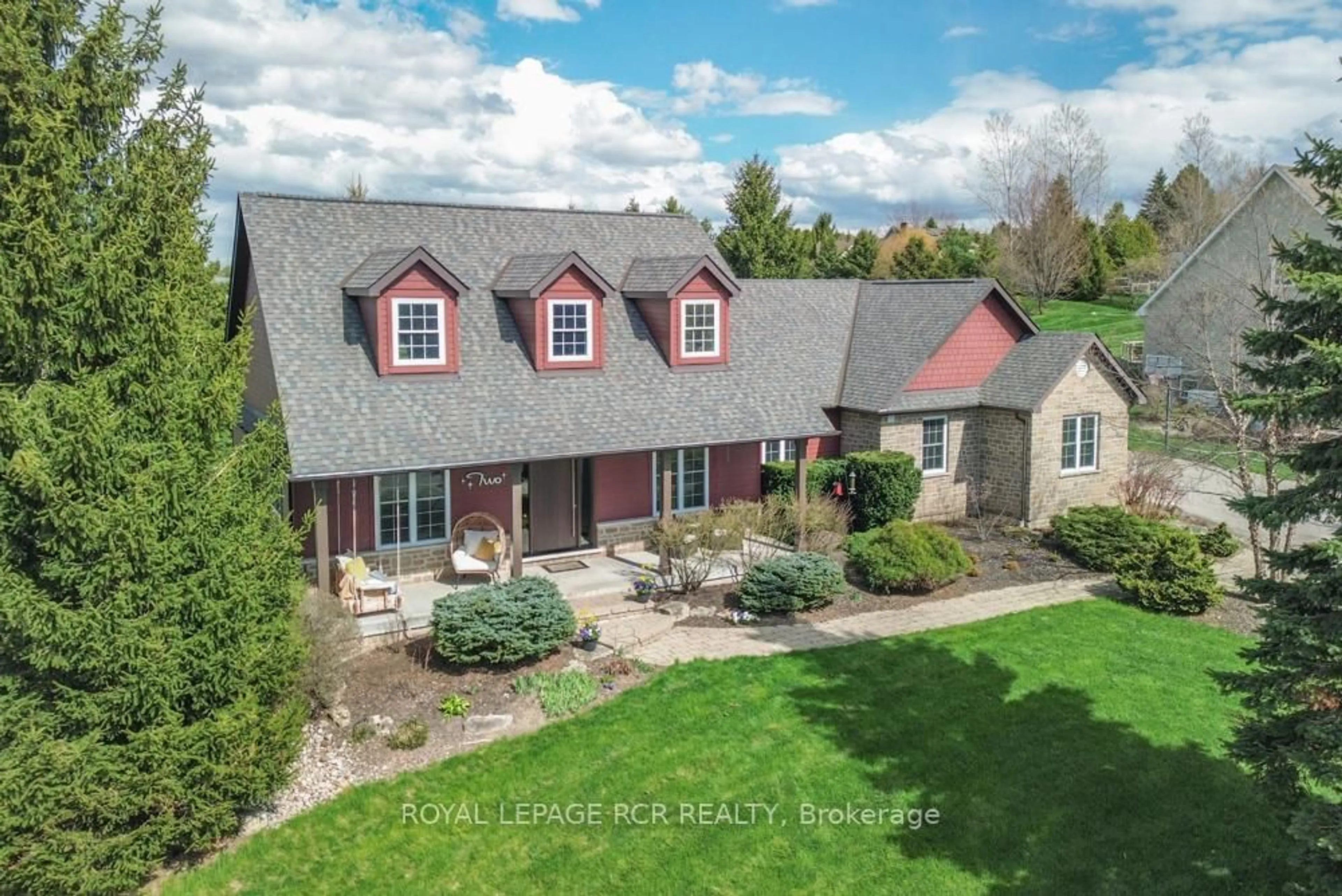 A pic from outside/outdoor area/front of a property/back of a property/a pic from drone, street for 2 Island Lake Rd, Mono Ontario L9W 5K6
